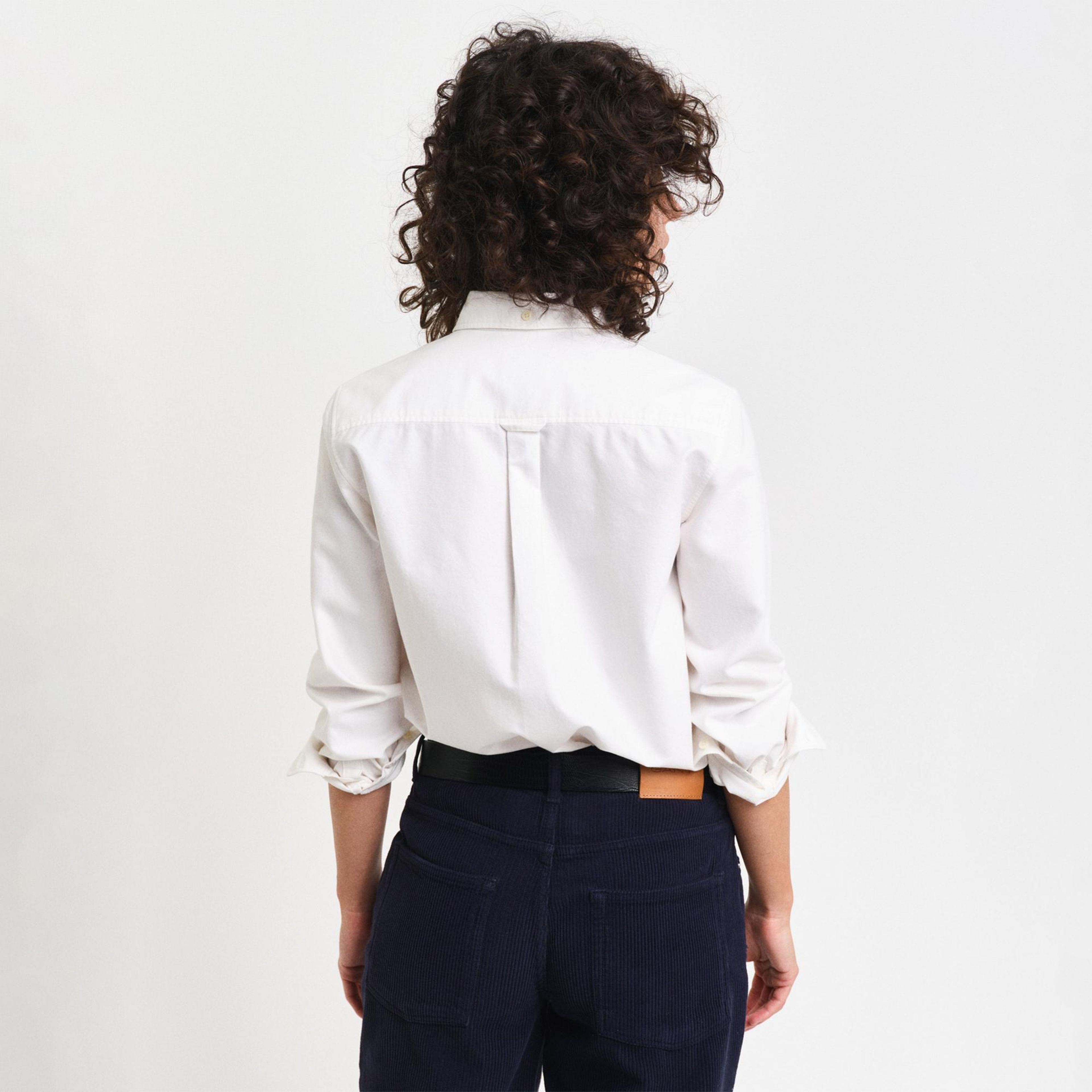 GANT Kadın Beyaz Regular Fit Düğmeli Yaka Oxford Gömlek