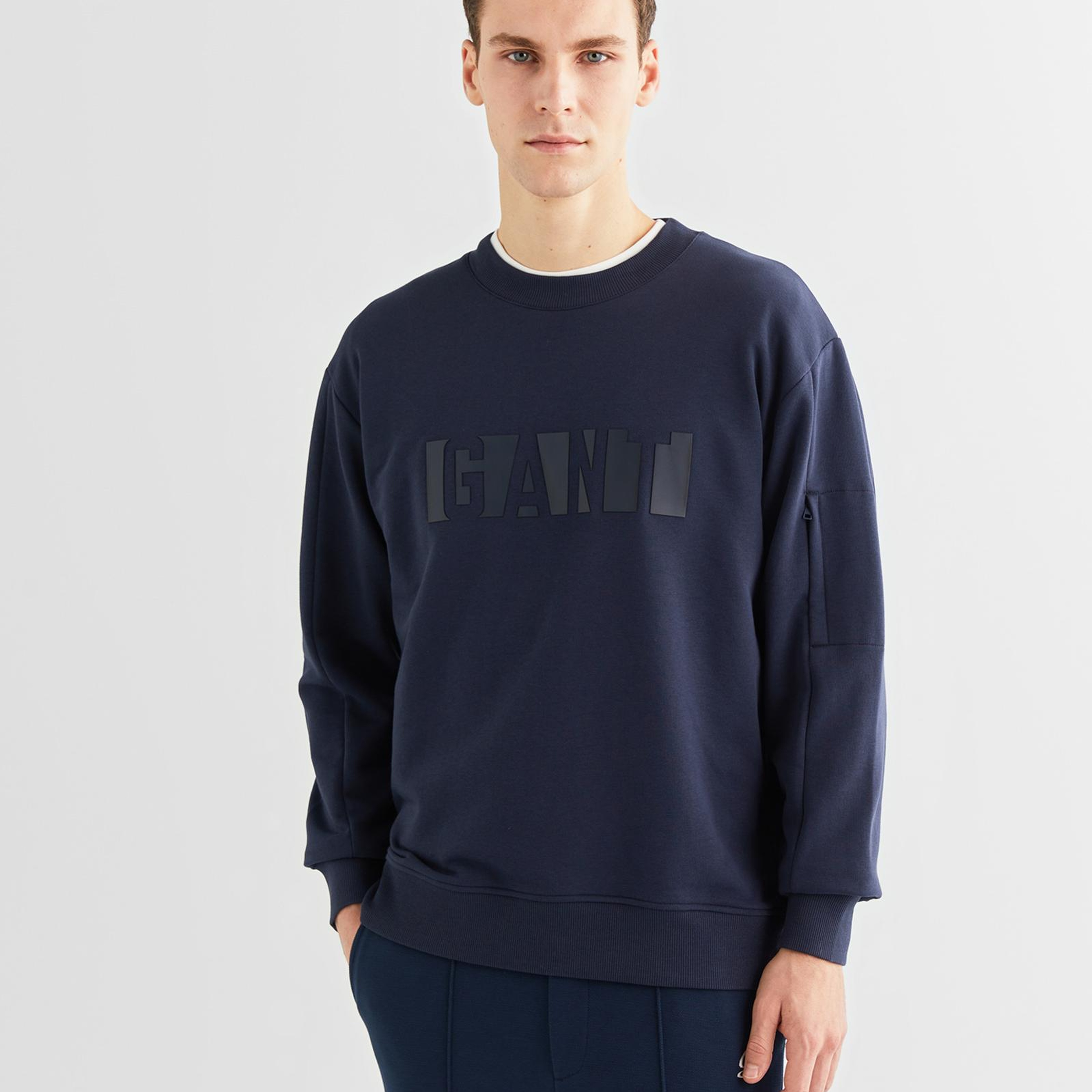 GANT Erkek Lacivert Relaxed Fit Bisiklet Yaka Logolu Sweatshirt