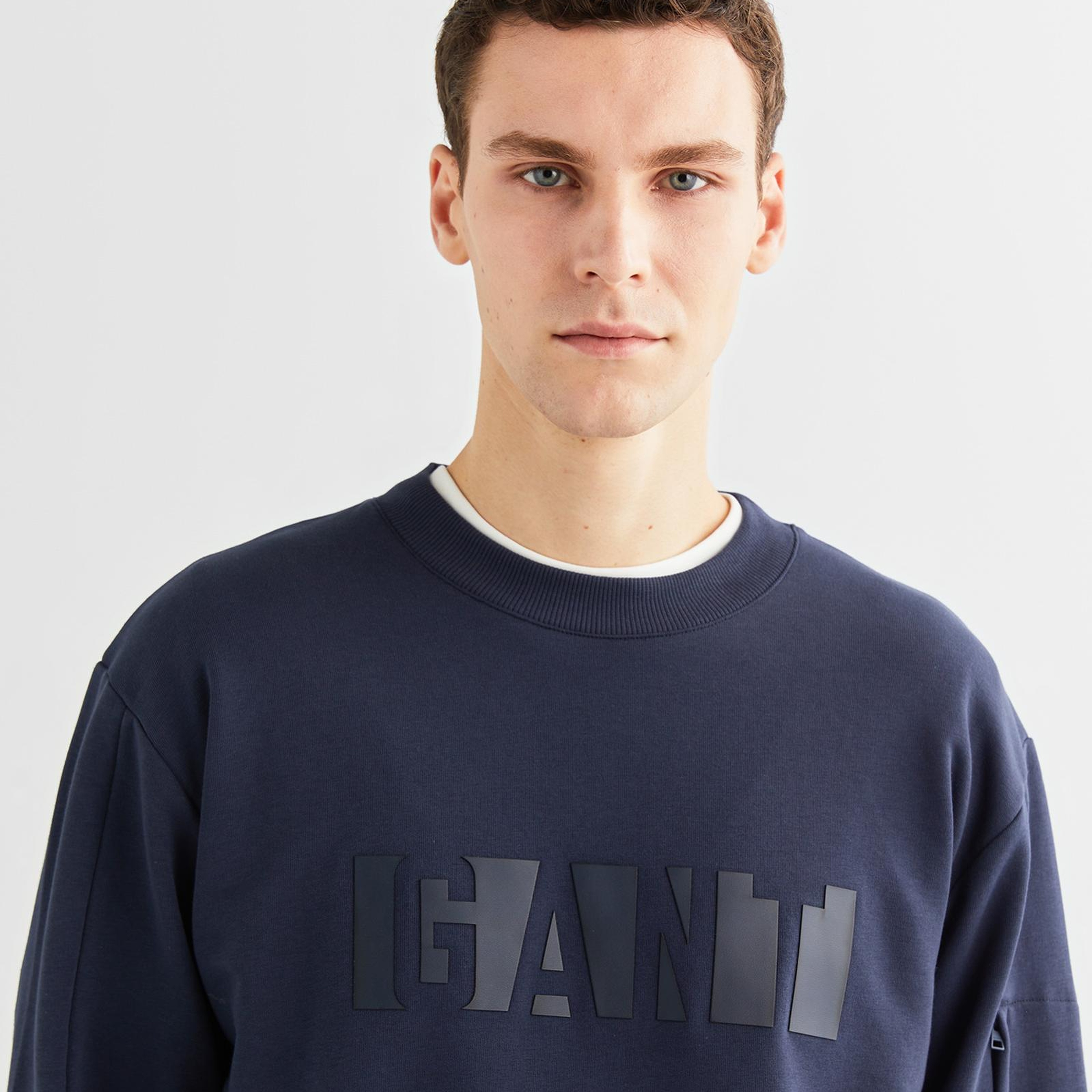 GANT Erkek Lacivert Relaxed Fit Bisiklet Yaka Logolu Sweatshirt