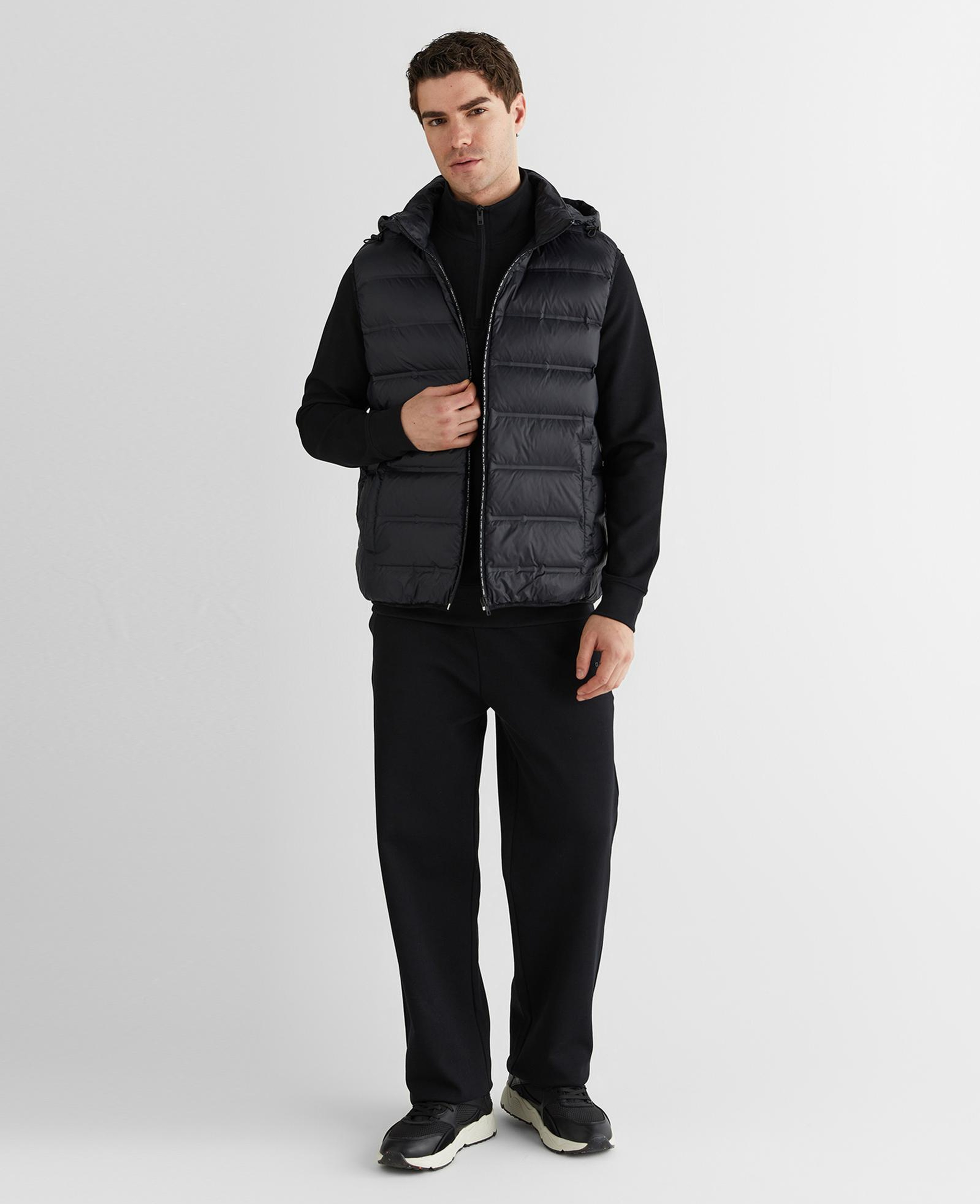 GANT Erkek Siyah Kapüşonlu Yelek