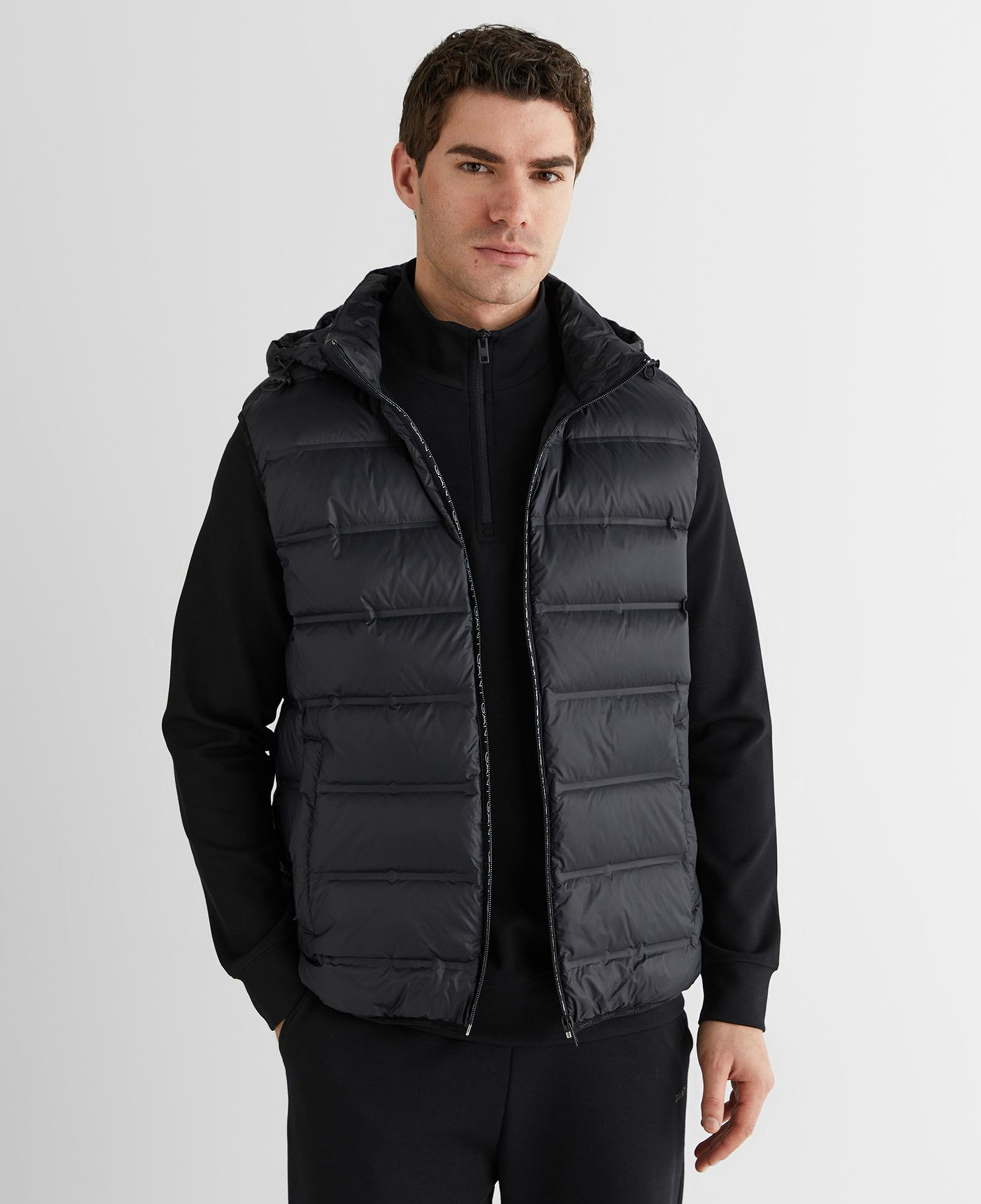 GANT Erkek Siyah Kapüşonlu Yelek