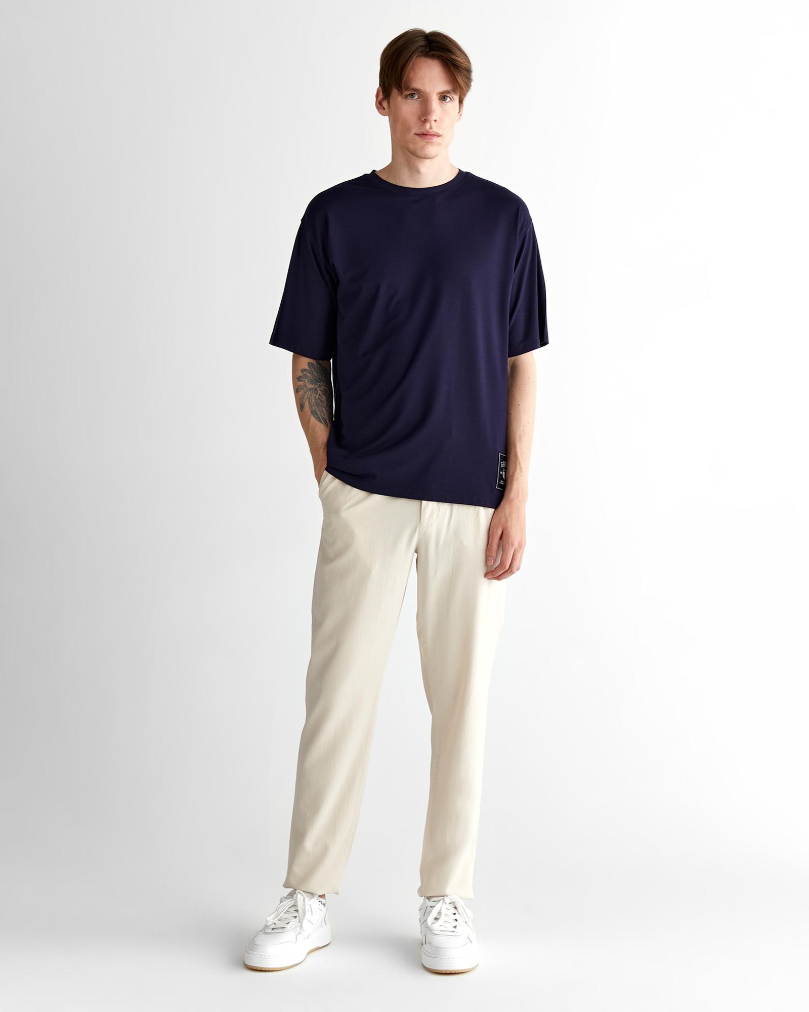 GANT Erkek Lacivert Relaxed Fit Bisiklet Yaka Logolu T-Shirt