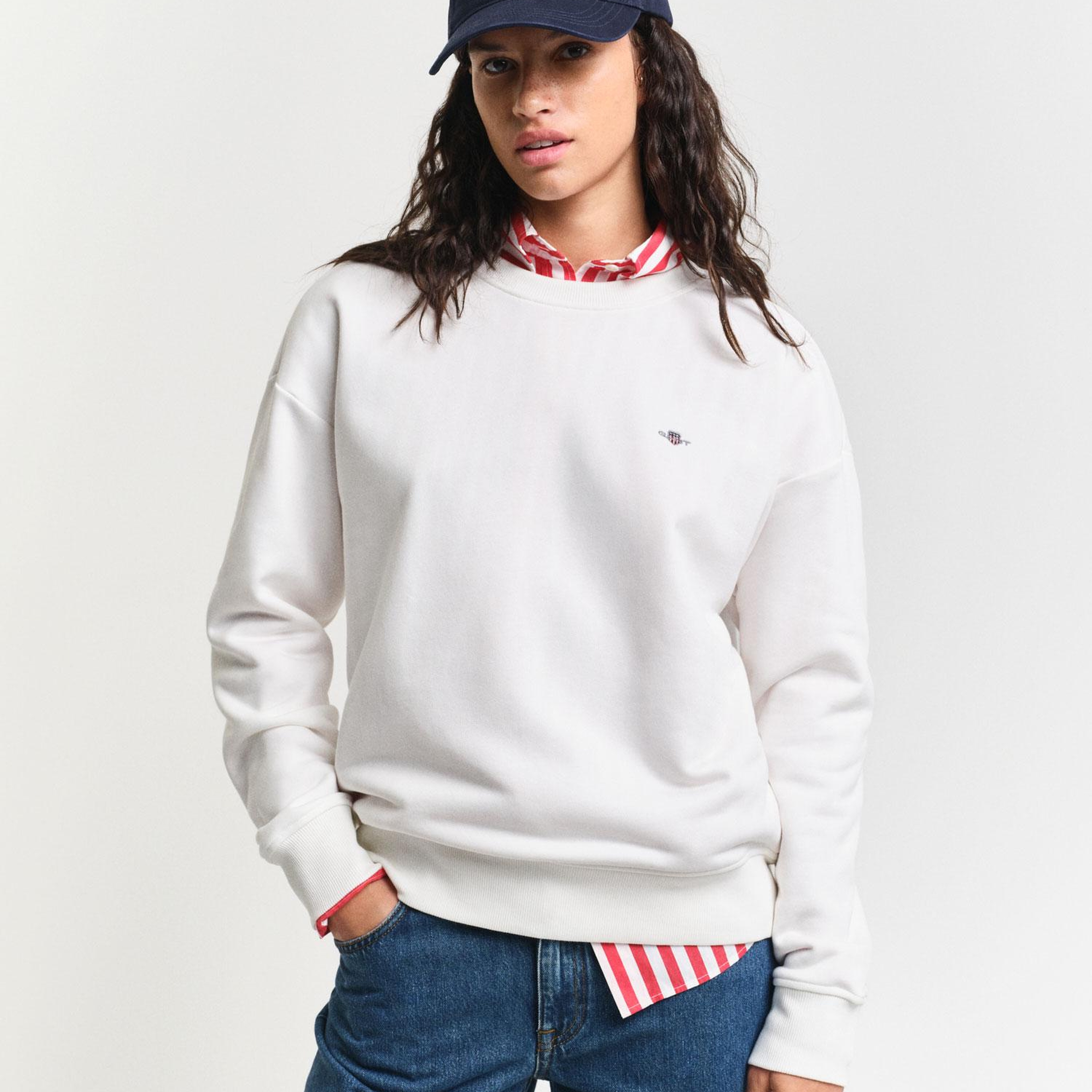 GANT Kadın Beyaz Relaxed Fit Bisiklet Yaka Sweatshirt