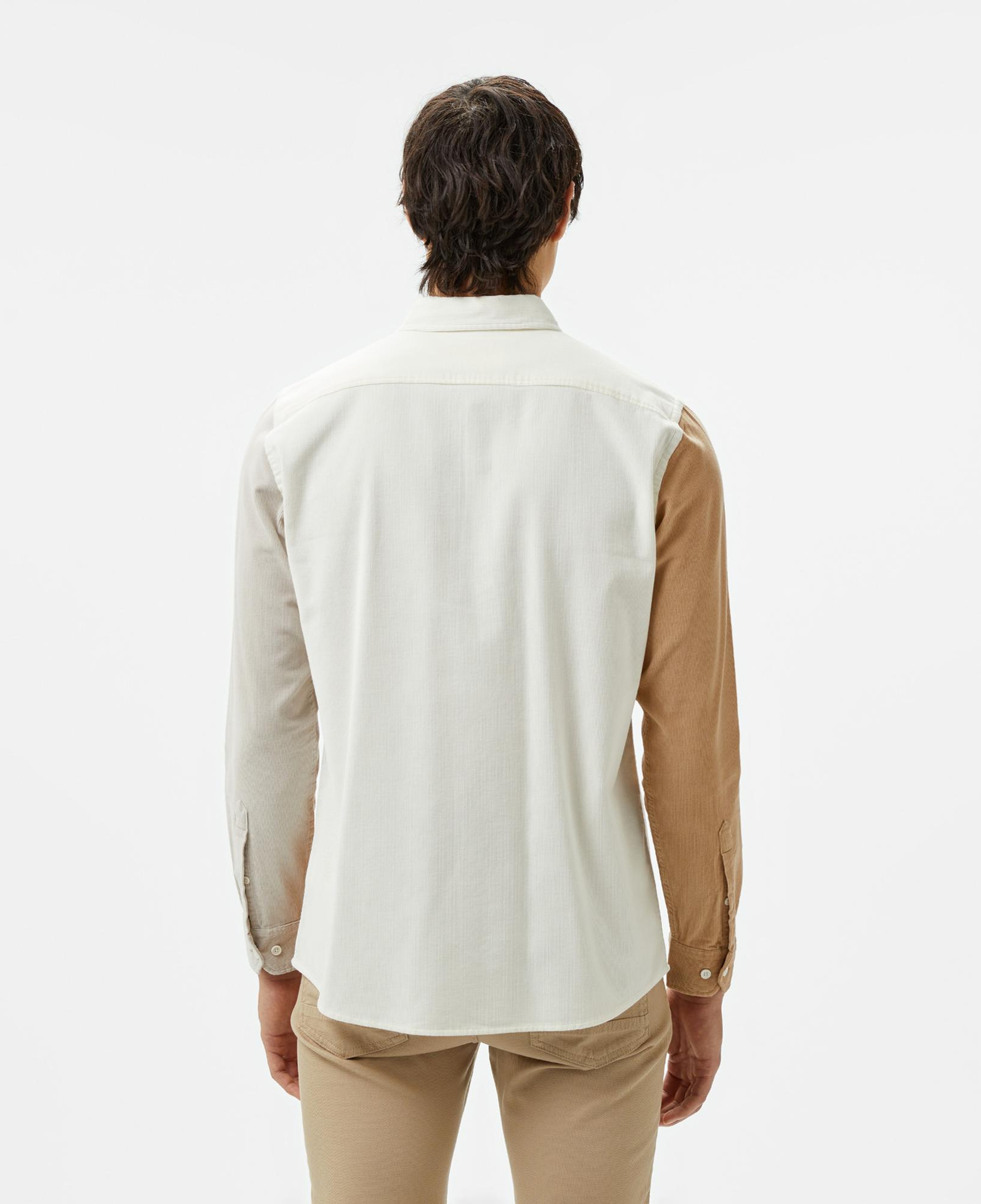 Erkek Regular Fit Düğmeli Yaka Renk Bloklu Bej Gömlek