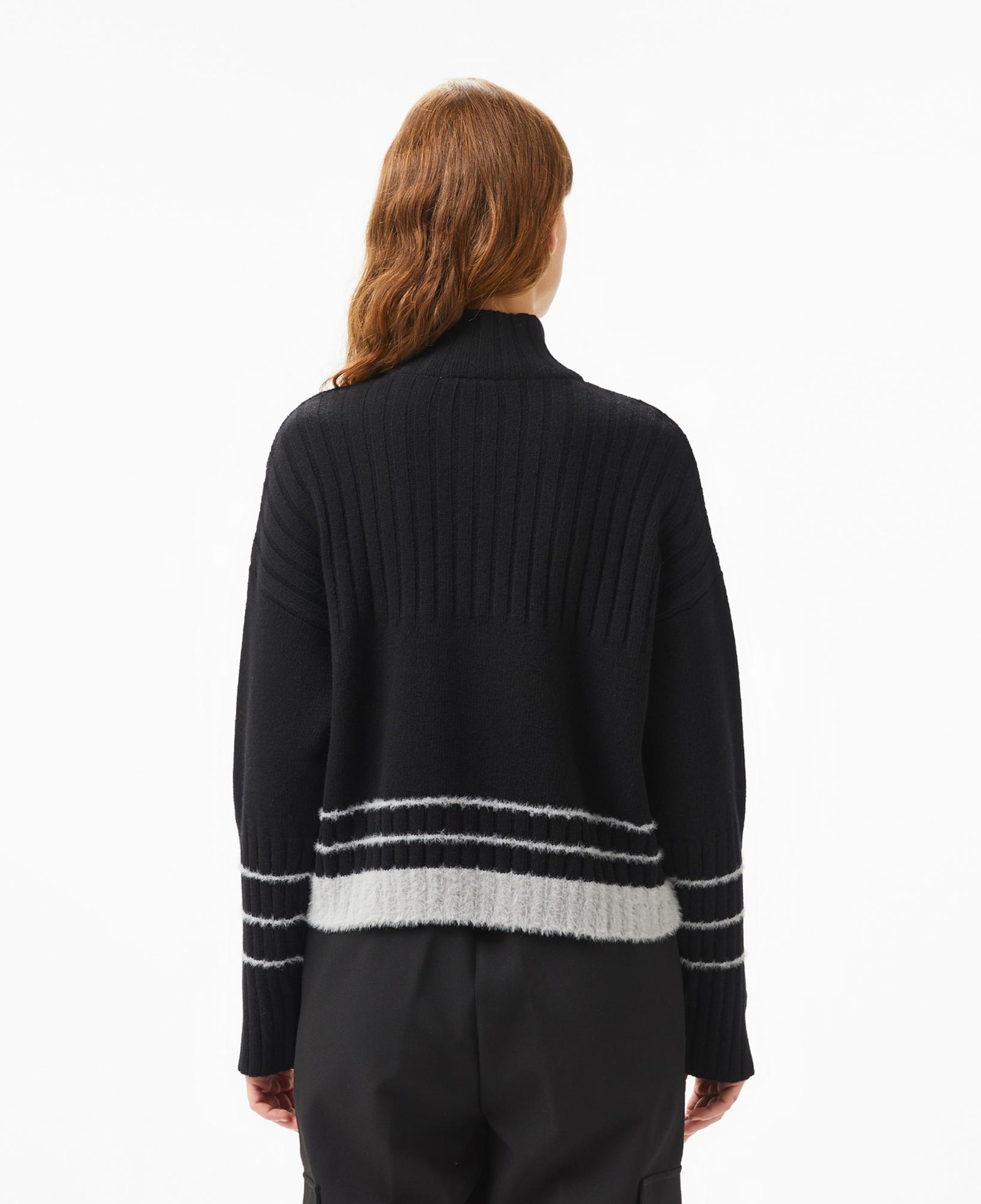 Kadın Regular Fit Yarım Fermuarlı Renk Bloklu Siyah Kazak