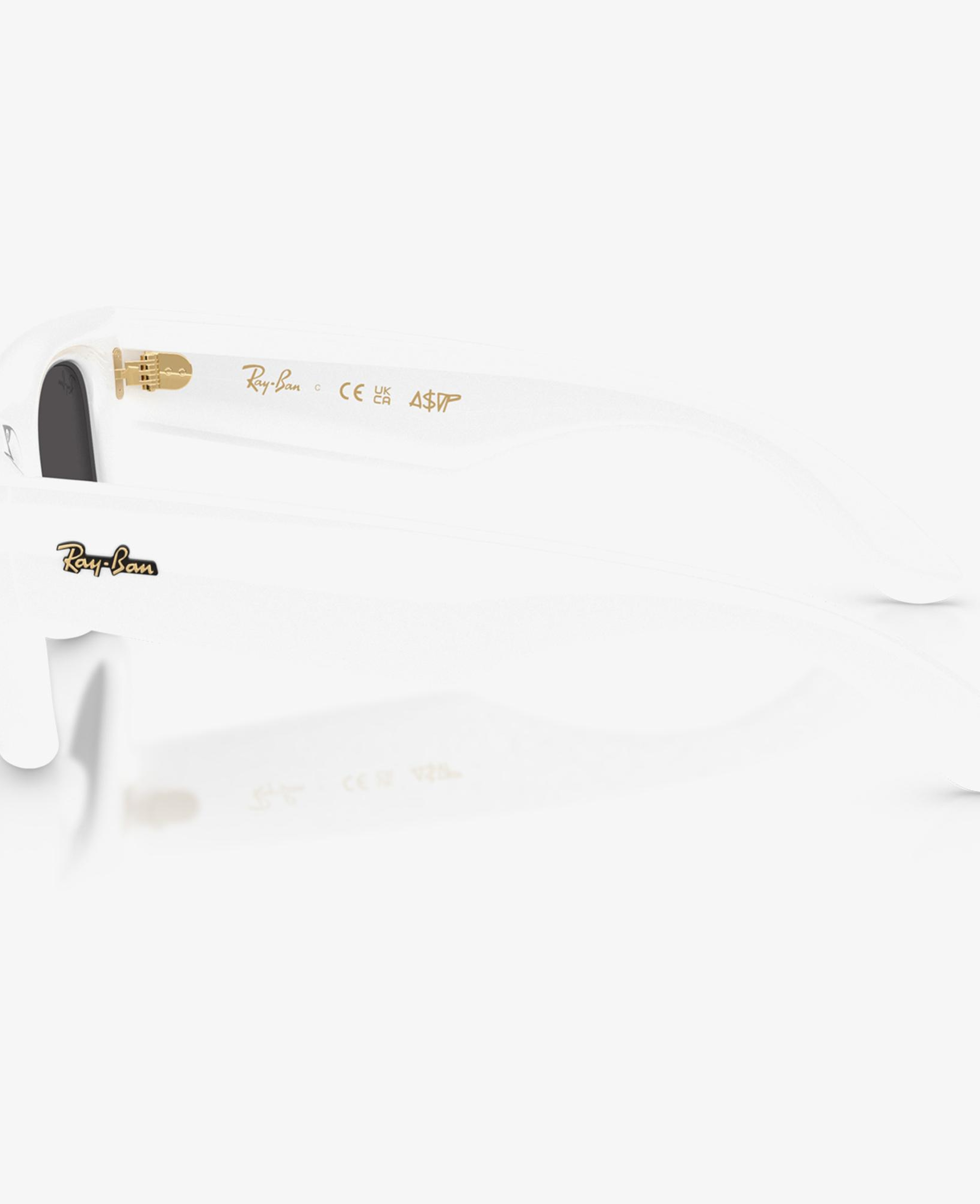 Ray-Ban Wayfarer Puffer RB4940 Unisex Beyaz Güneş Gözlüğü