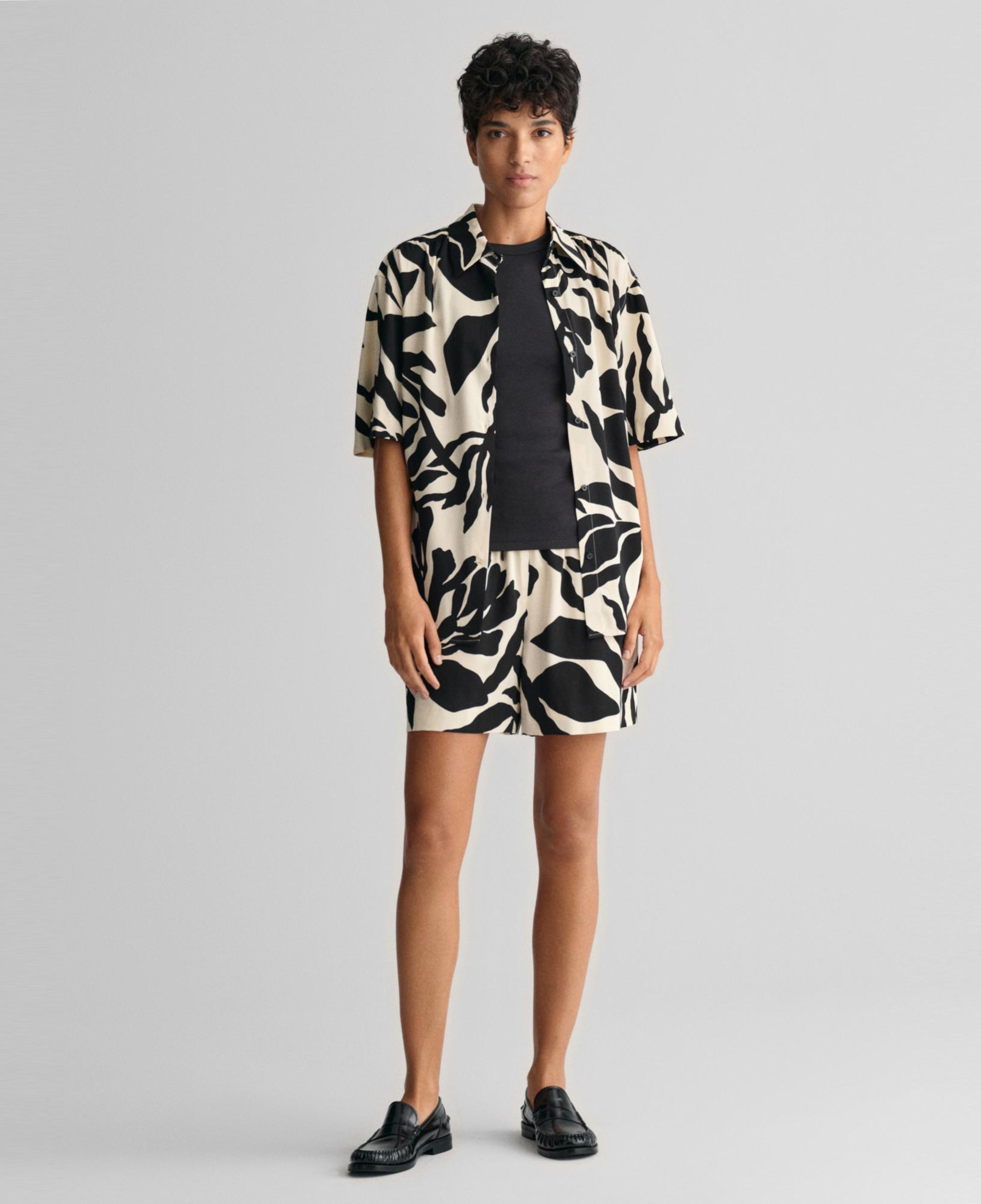 GANT Kadın Krem Relaxed Fit Desenli Şort