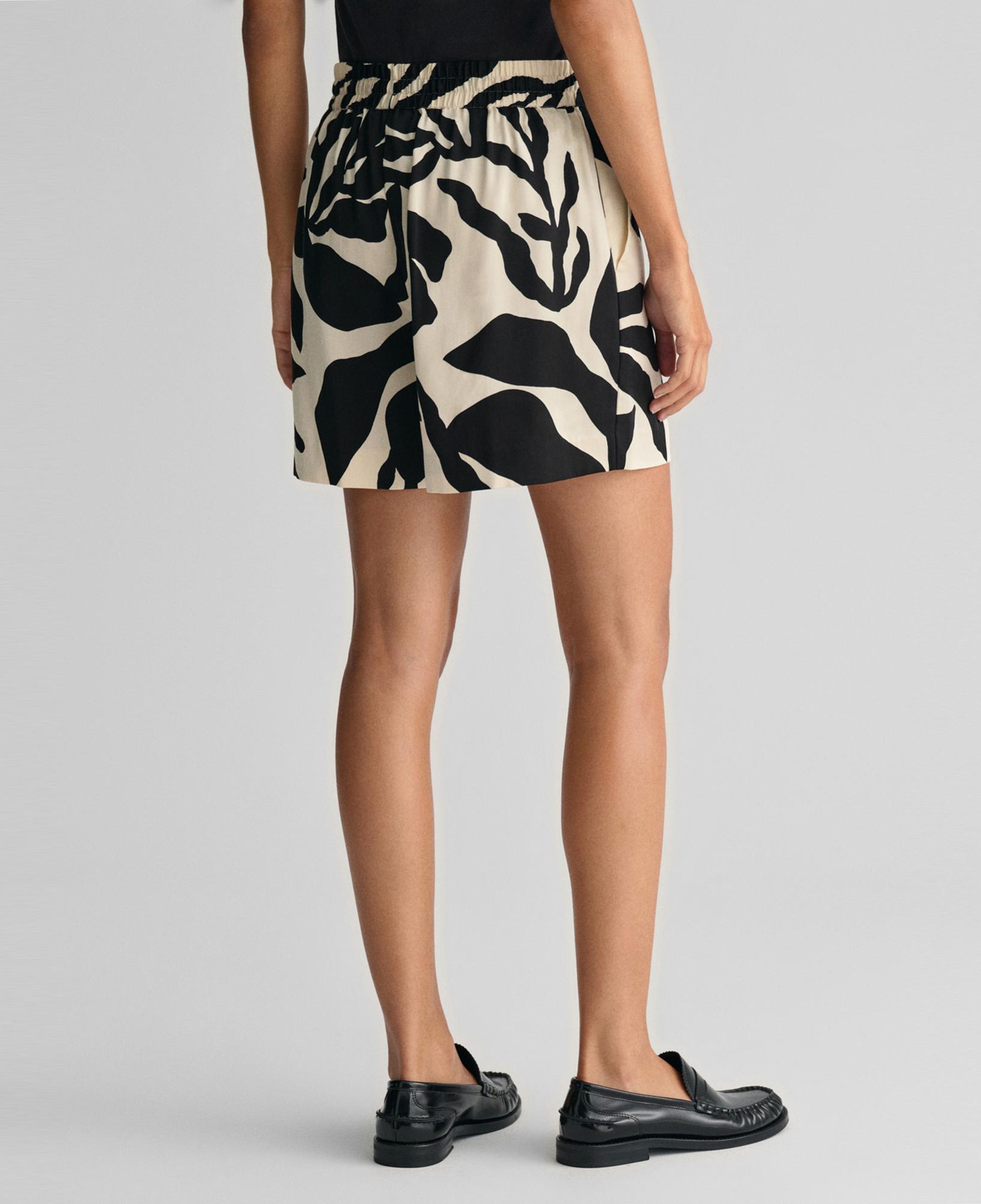 GANT Kadın Krem Relaxed Fit Desenli Şort