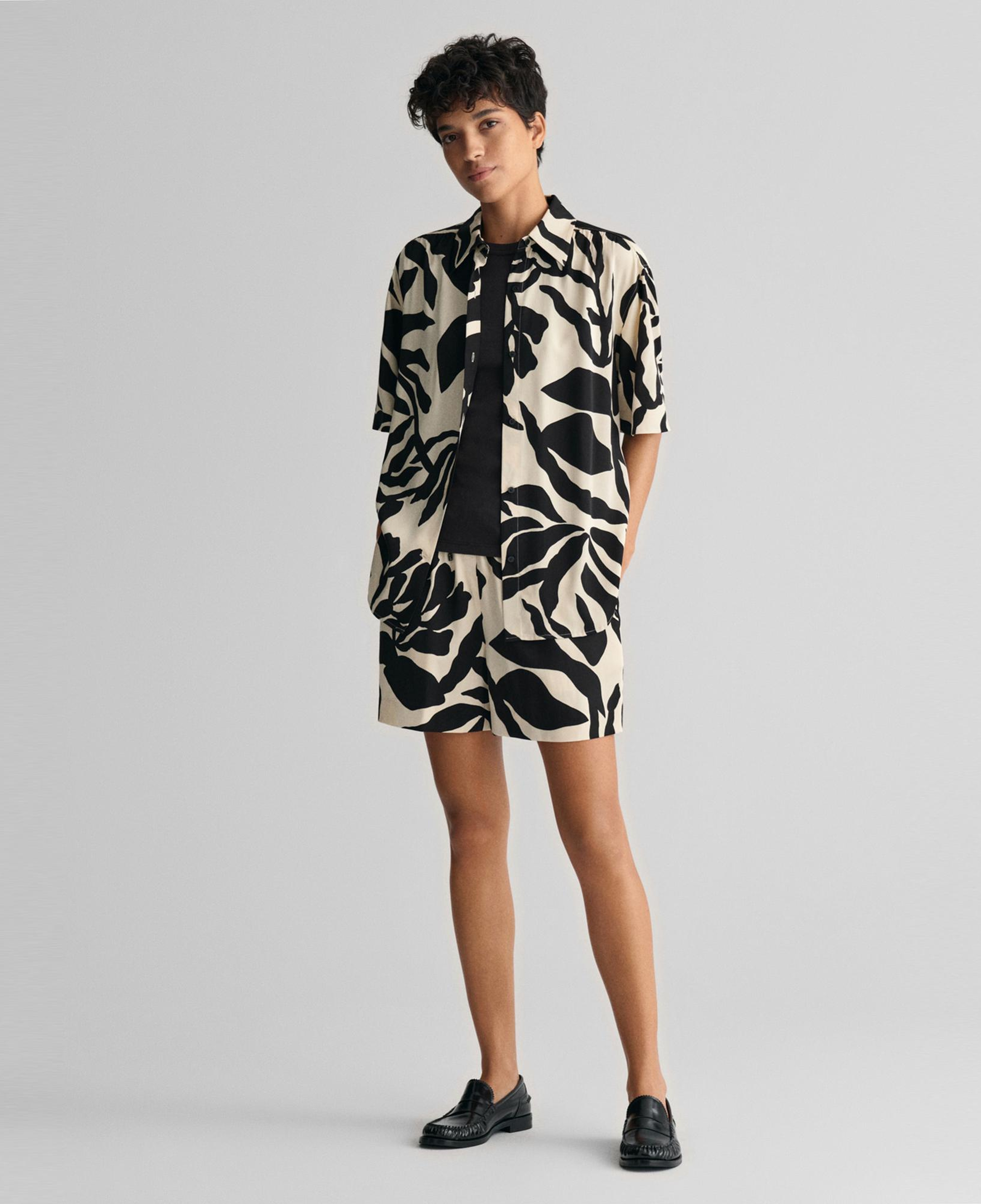 GANT Kadın Krem Relaxed Fit Desenli Şort