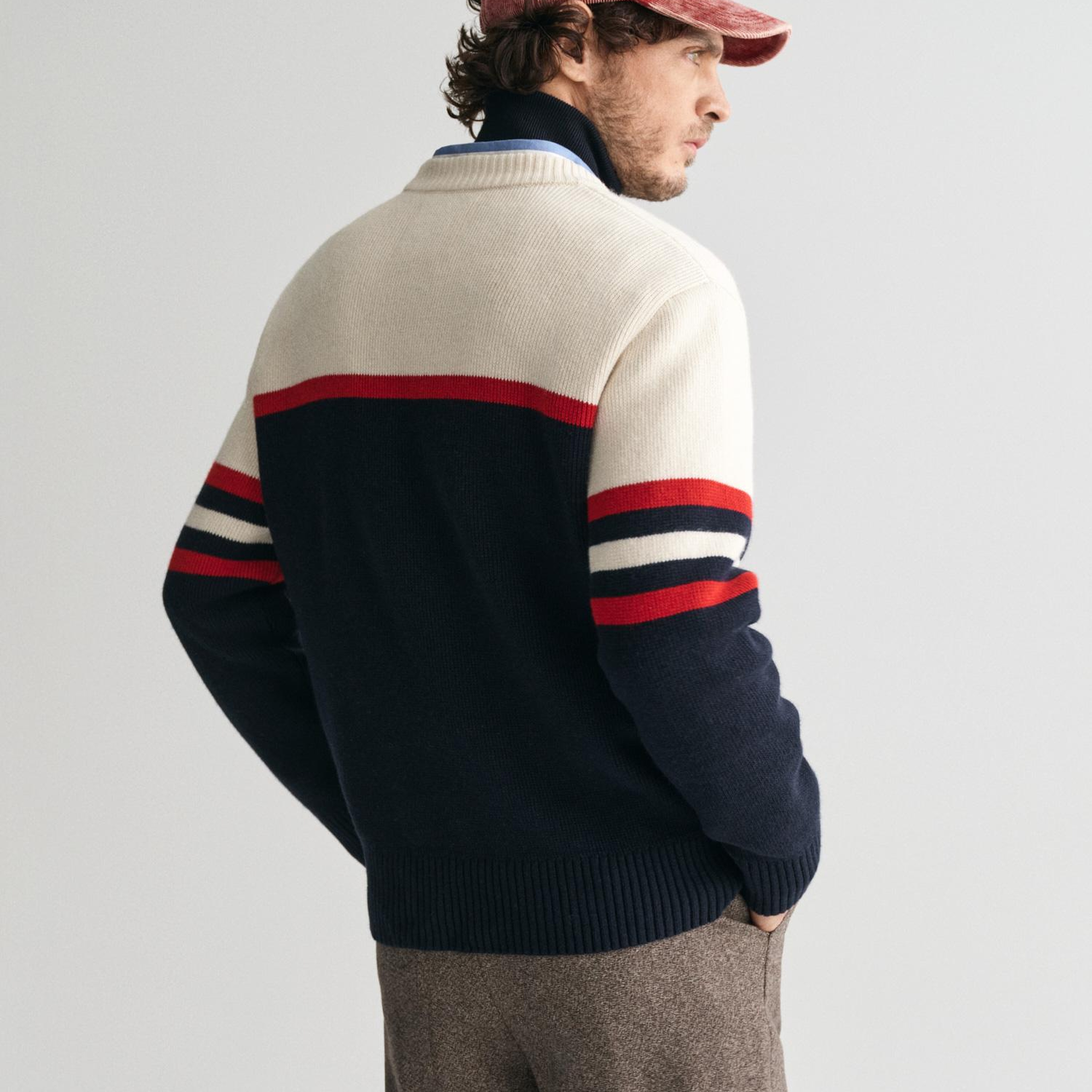 GANT Erkek Lacivert Relaxed Fit Bisiklet Yaka Logolu Kazak