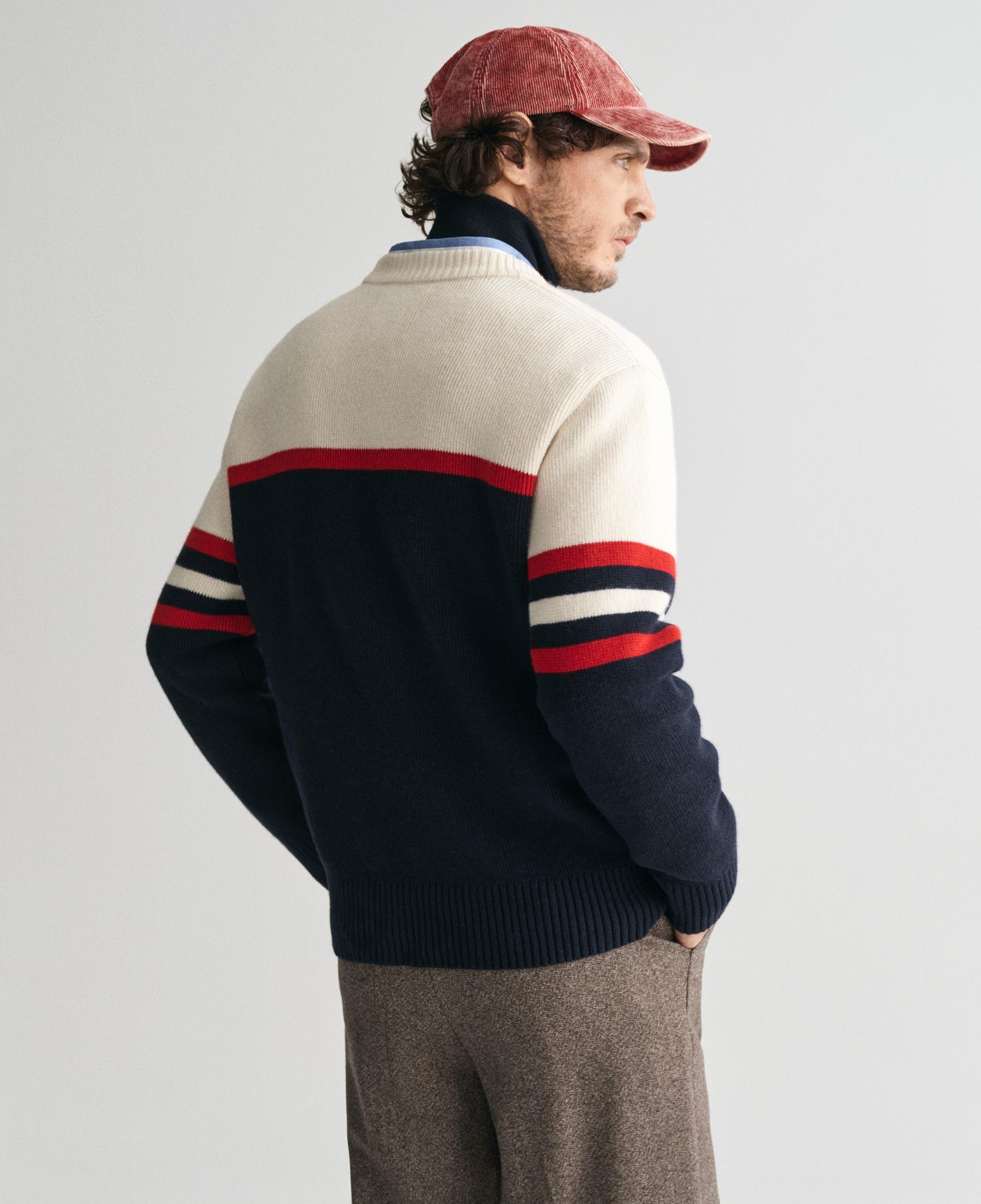 GANT Erkek Lacivert Relaxed Fit Bisiklet Yaka Logolu Kazak