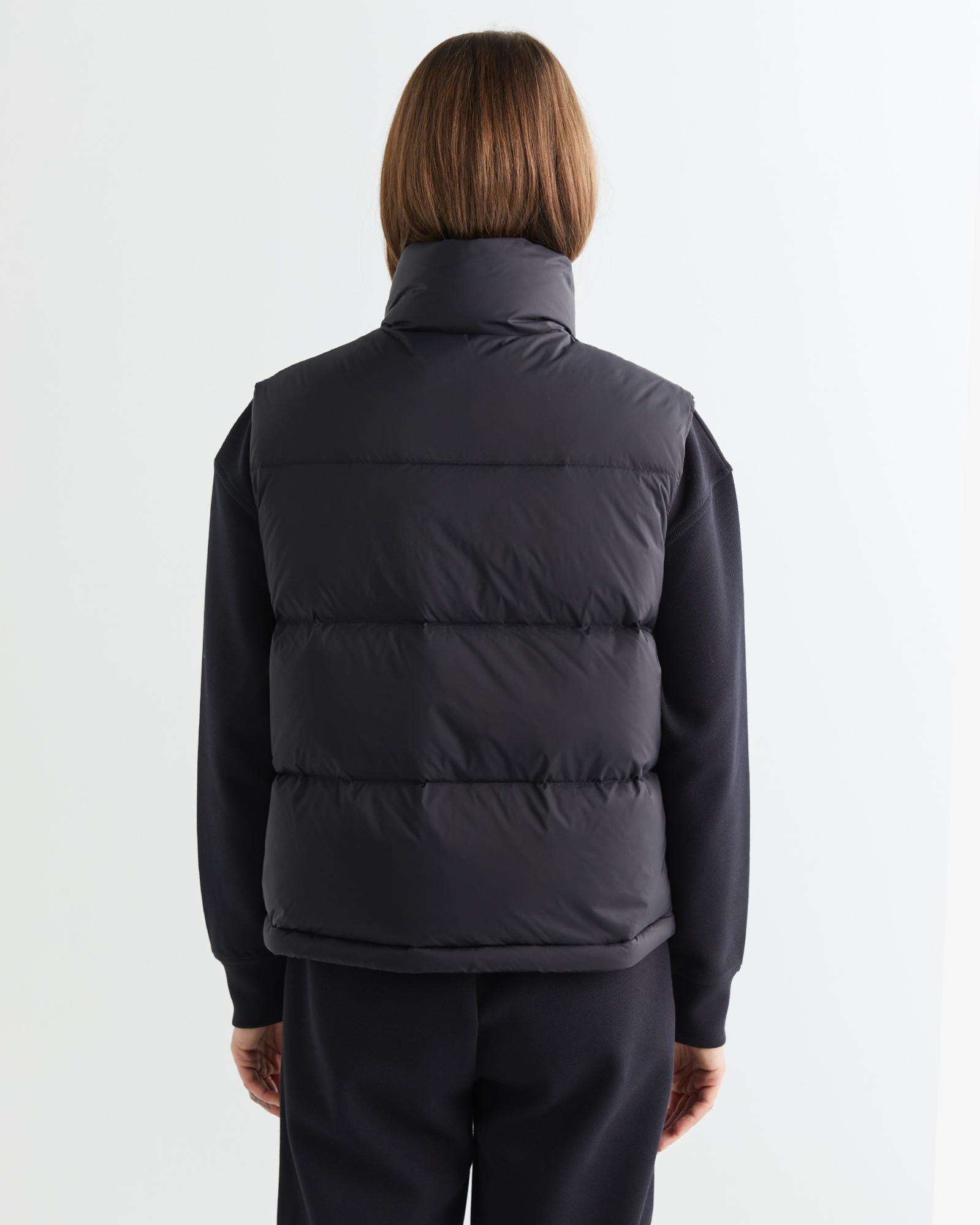 GANT Kadın Siyah Relaxed Fit Fermuarlı Logolu Yelek