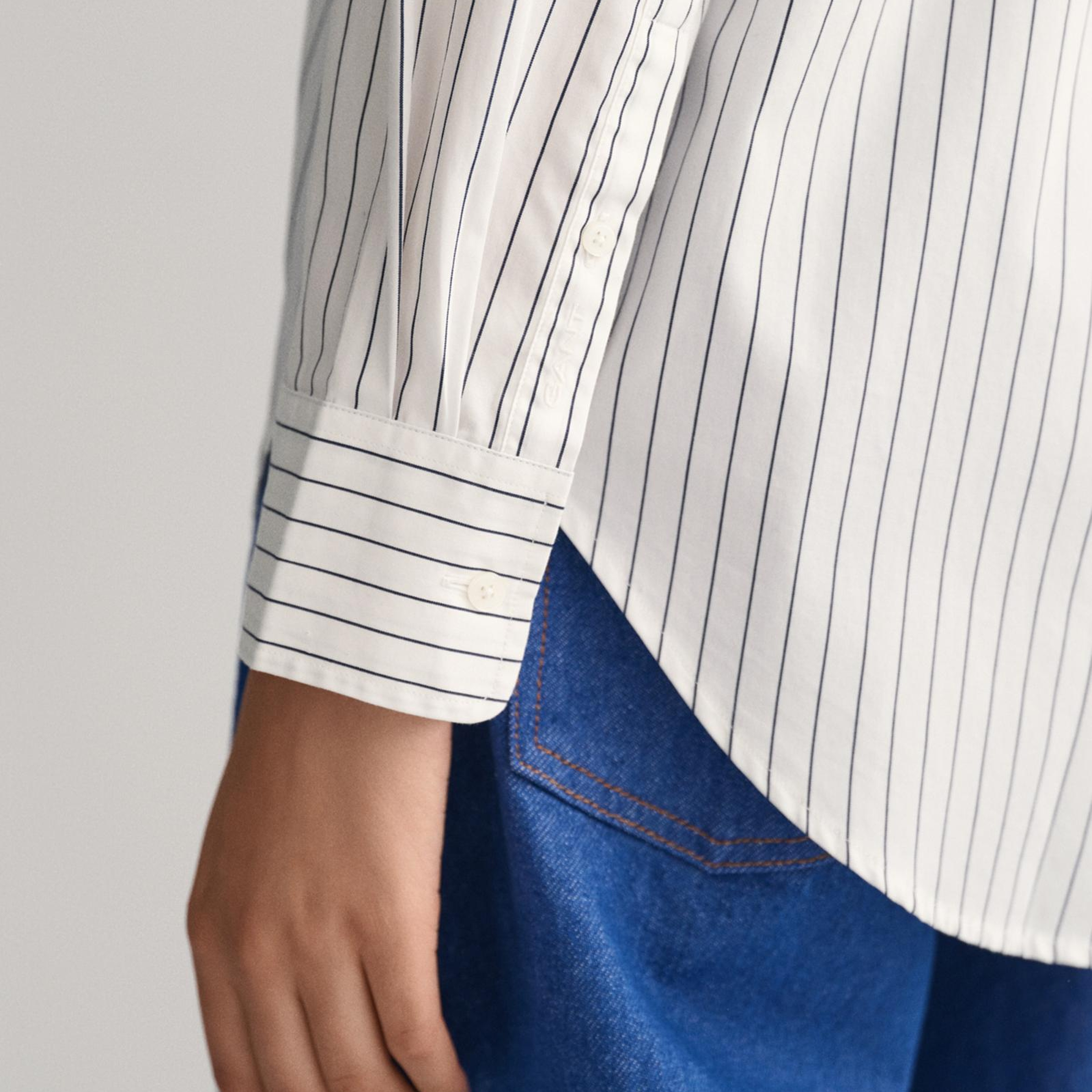 GANT Kadın Beyaz Relaxed Fit Çizgili Gömlek