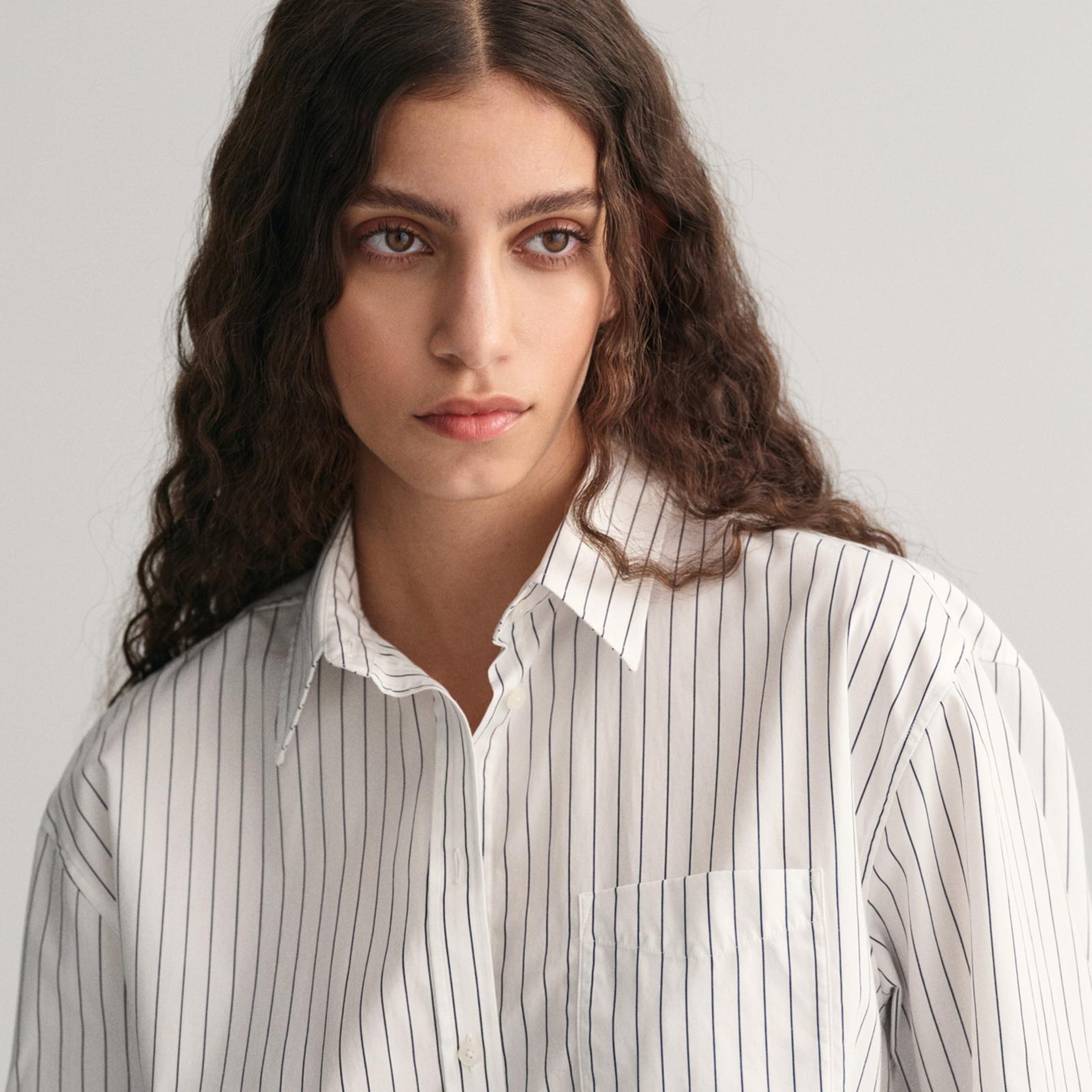 GANT Kadın Beyaz Relaxed Fit Çizgili Gömlek