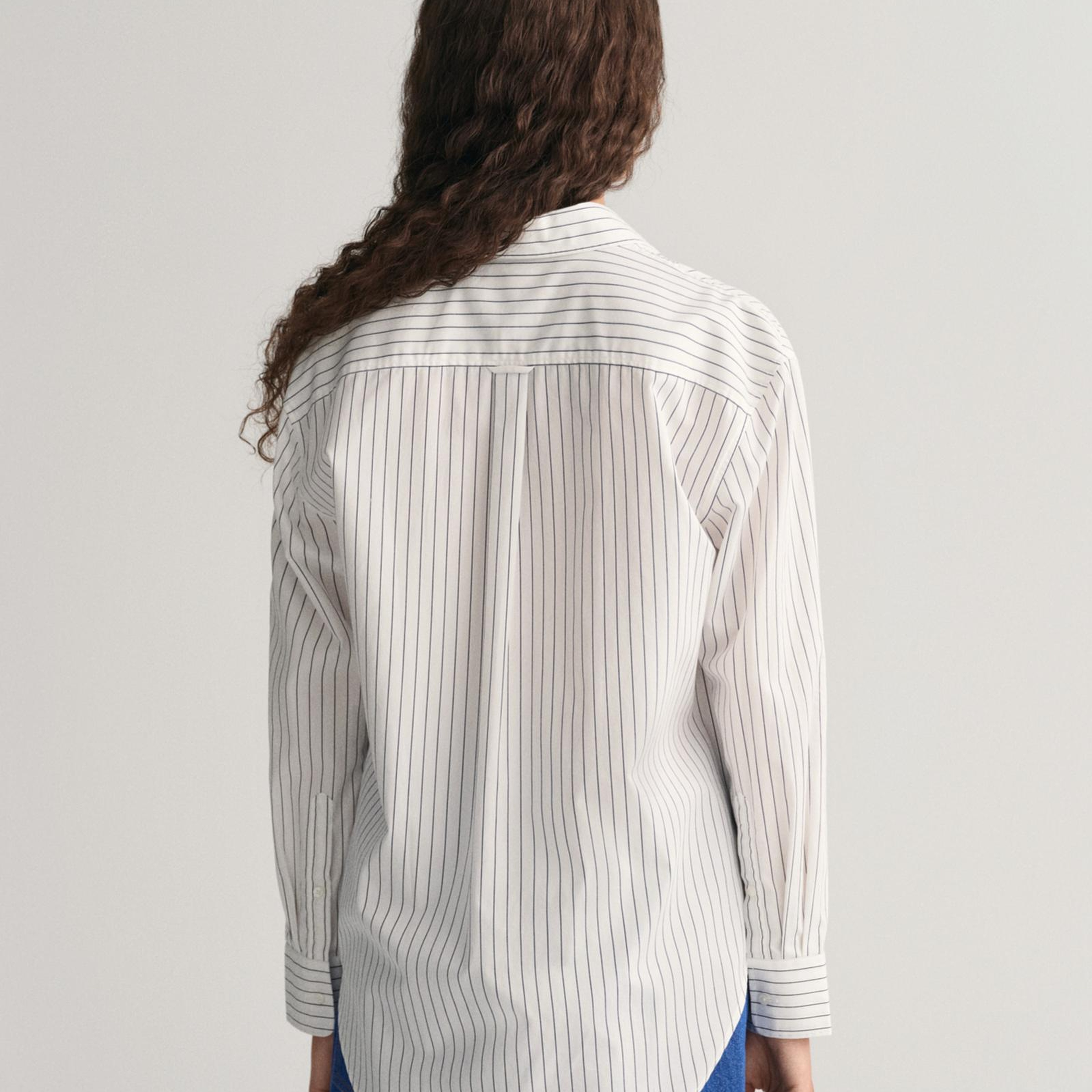 GANT Kadın Beyaz Relaxed Fit Çizgili Gömlek