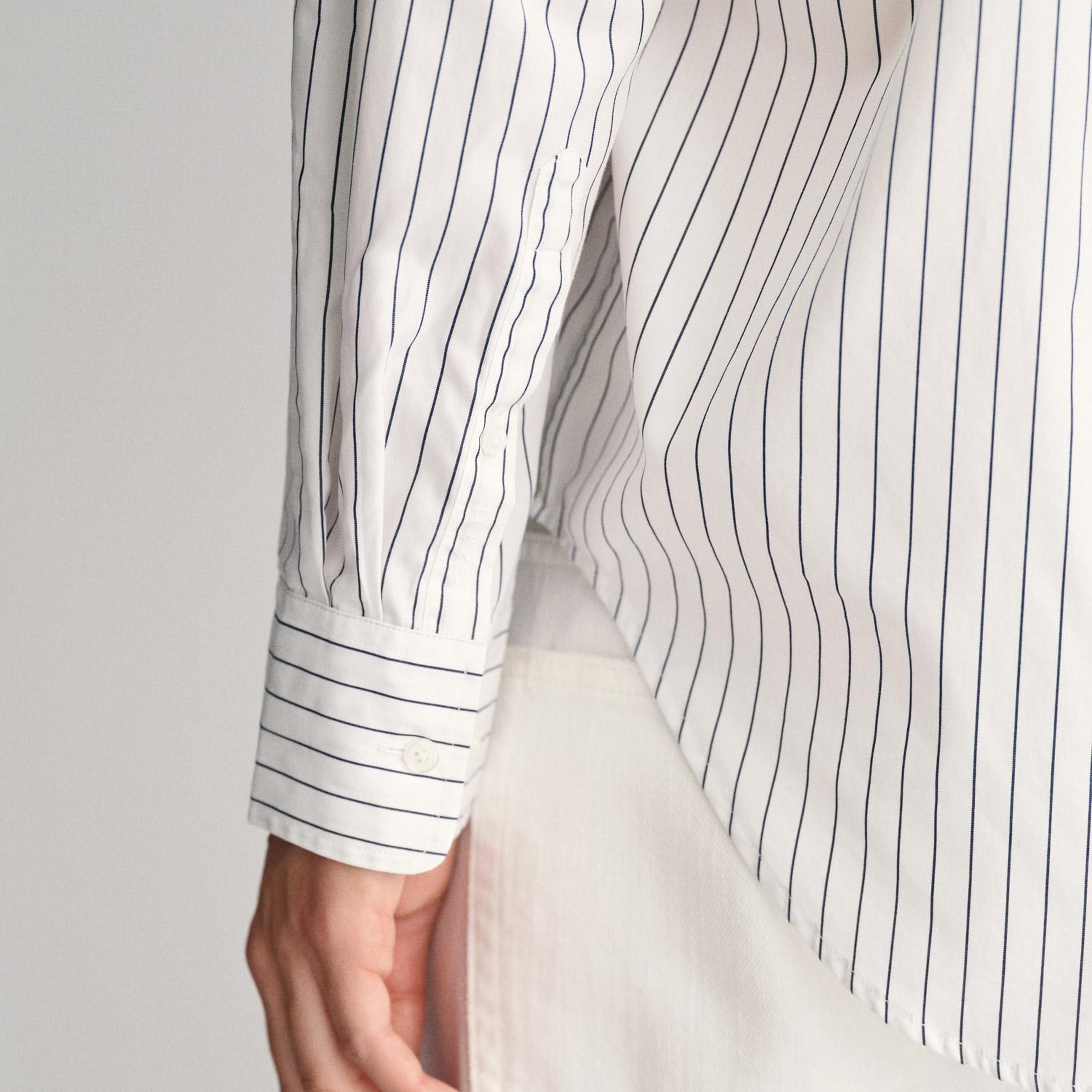 GANT Kadın Beyaz Relaxed Fit Çizgili Gömlek