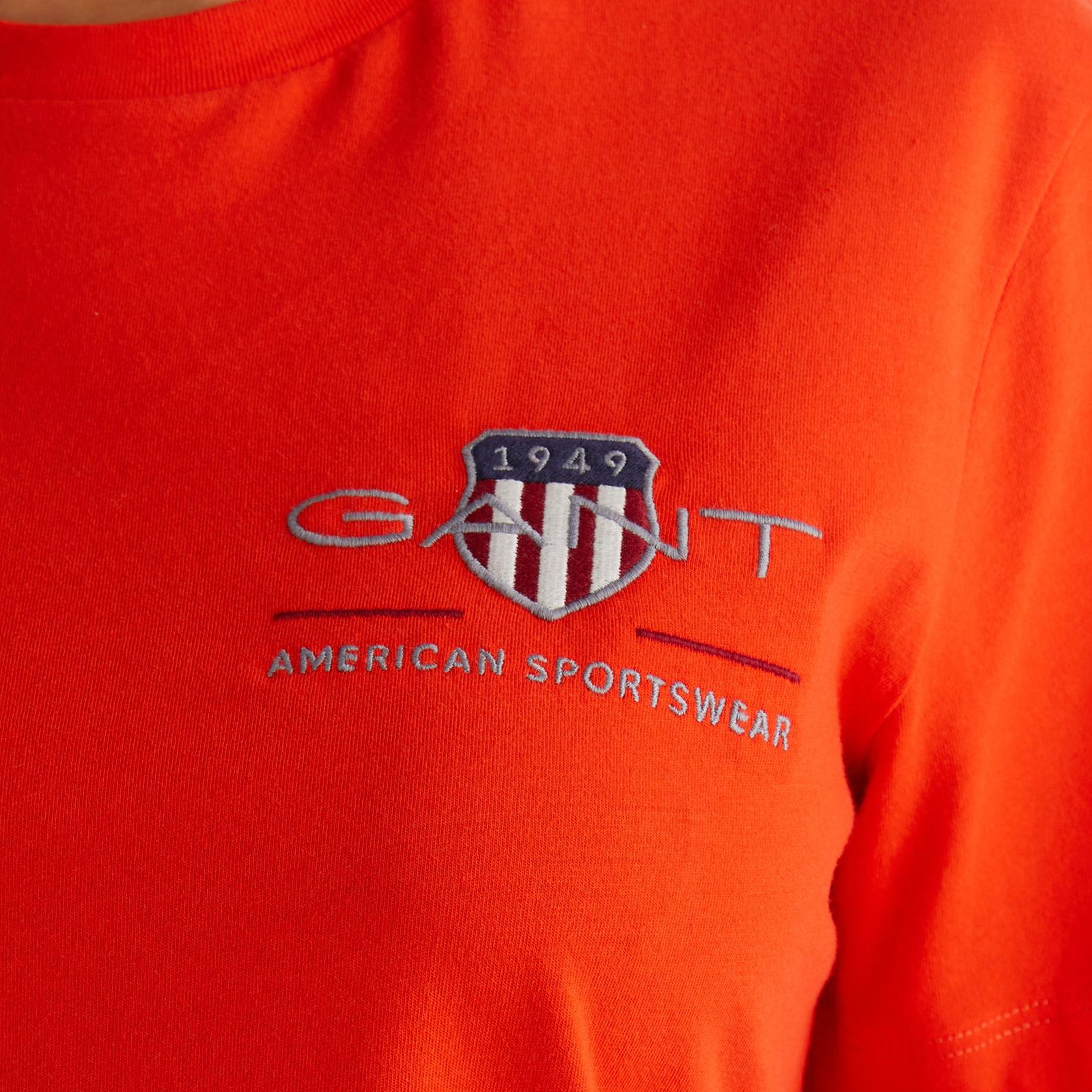 GANT Kadın Turuncu Regular Fit Bisiklet Yaka Logolu T-Shirt