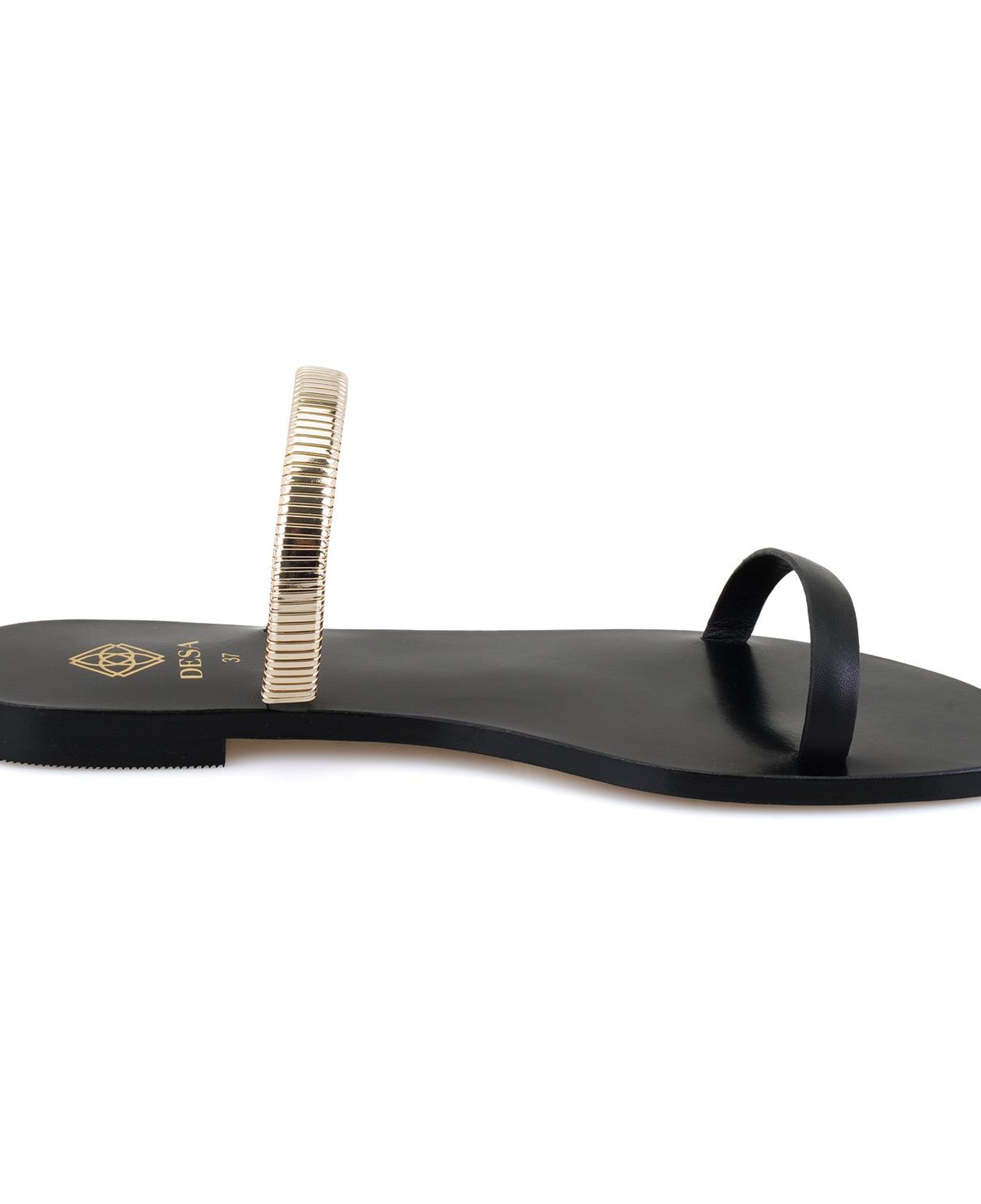 Kadın Siyah Parlak Aksesuarlı Deri Terlik