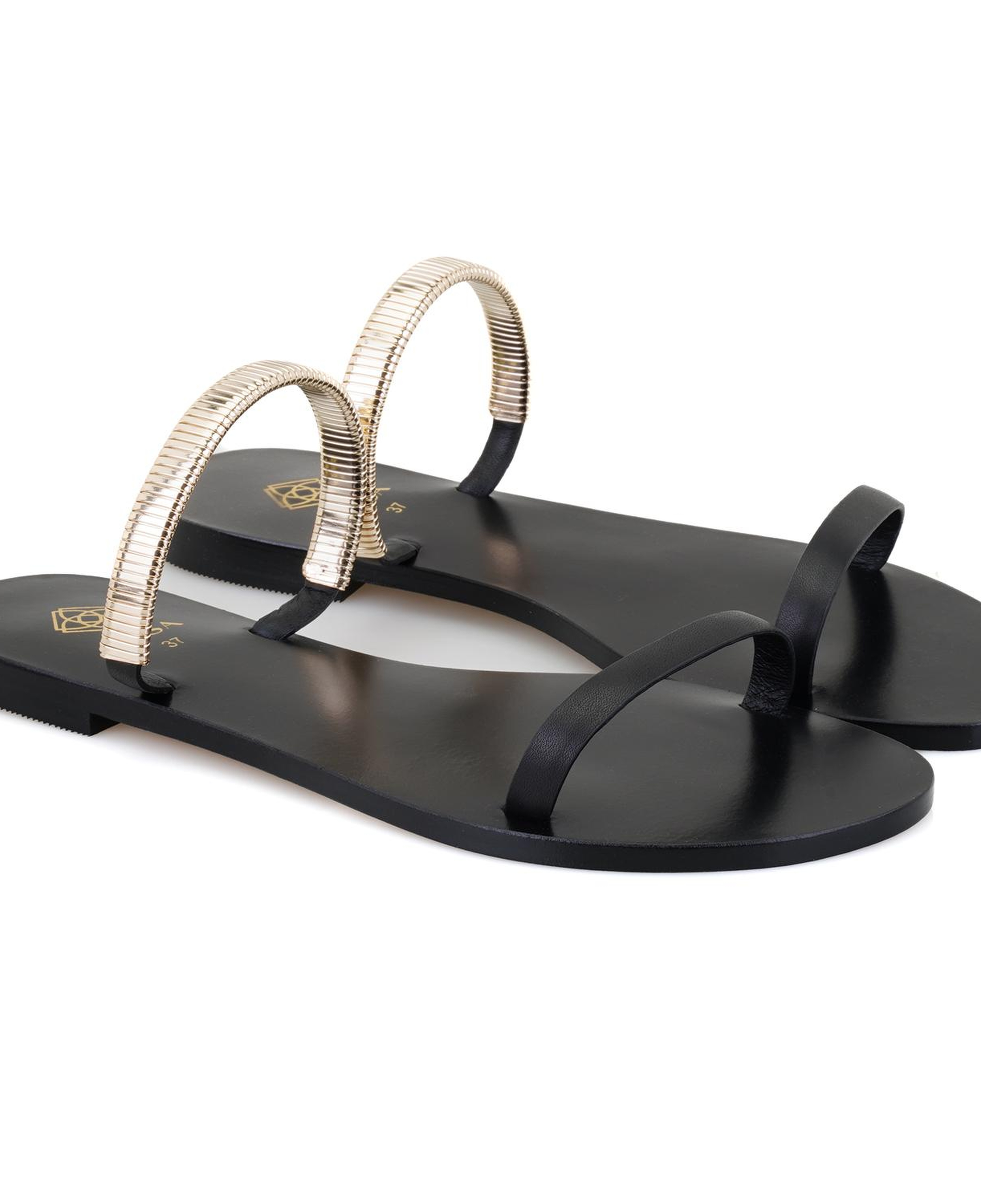 Kadın Siyah Parlak Aksesuarlı Deri Terlik