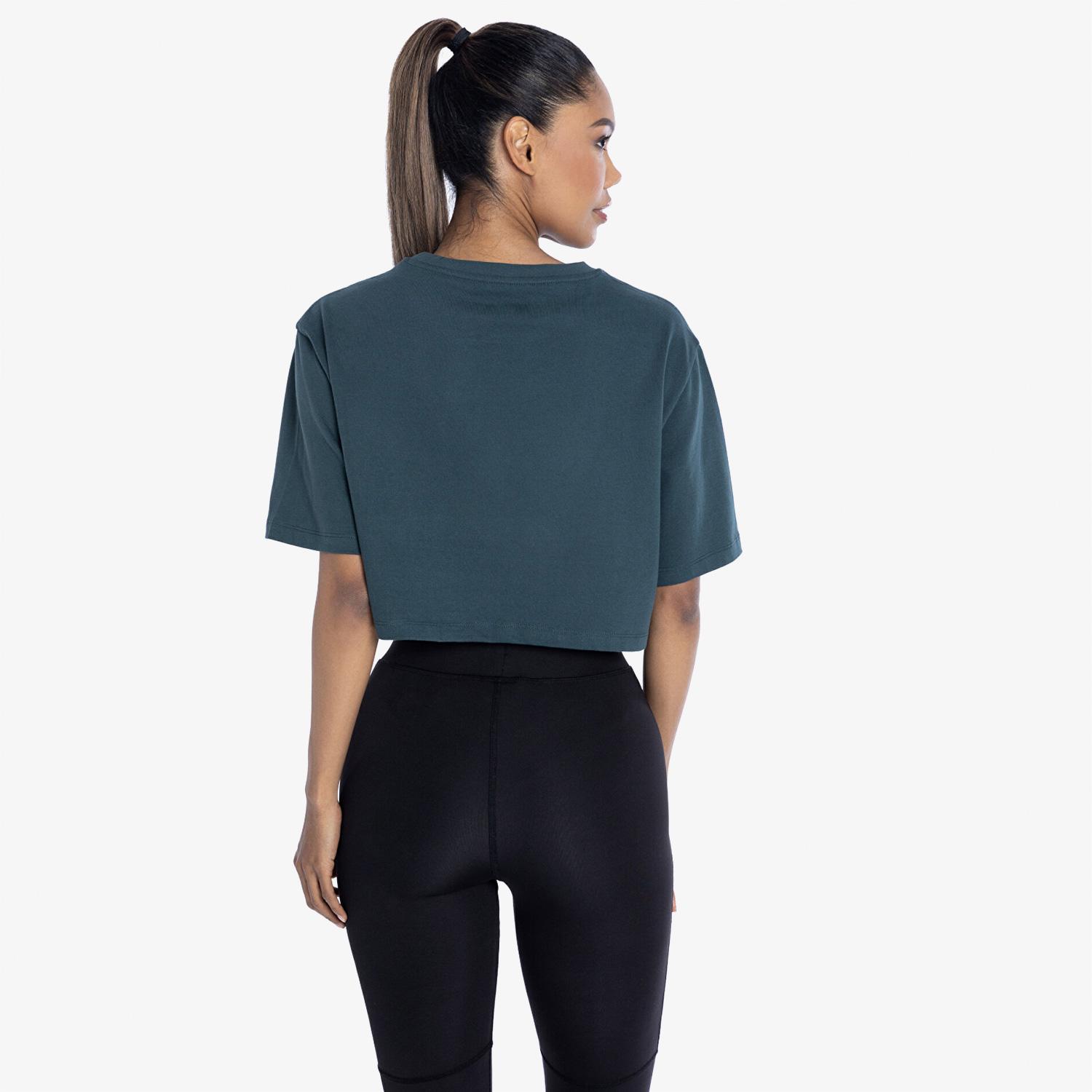 New Balance Athletics Kadın Gri Crop T-Shirt