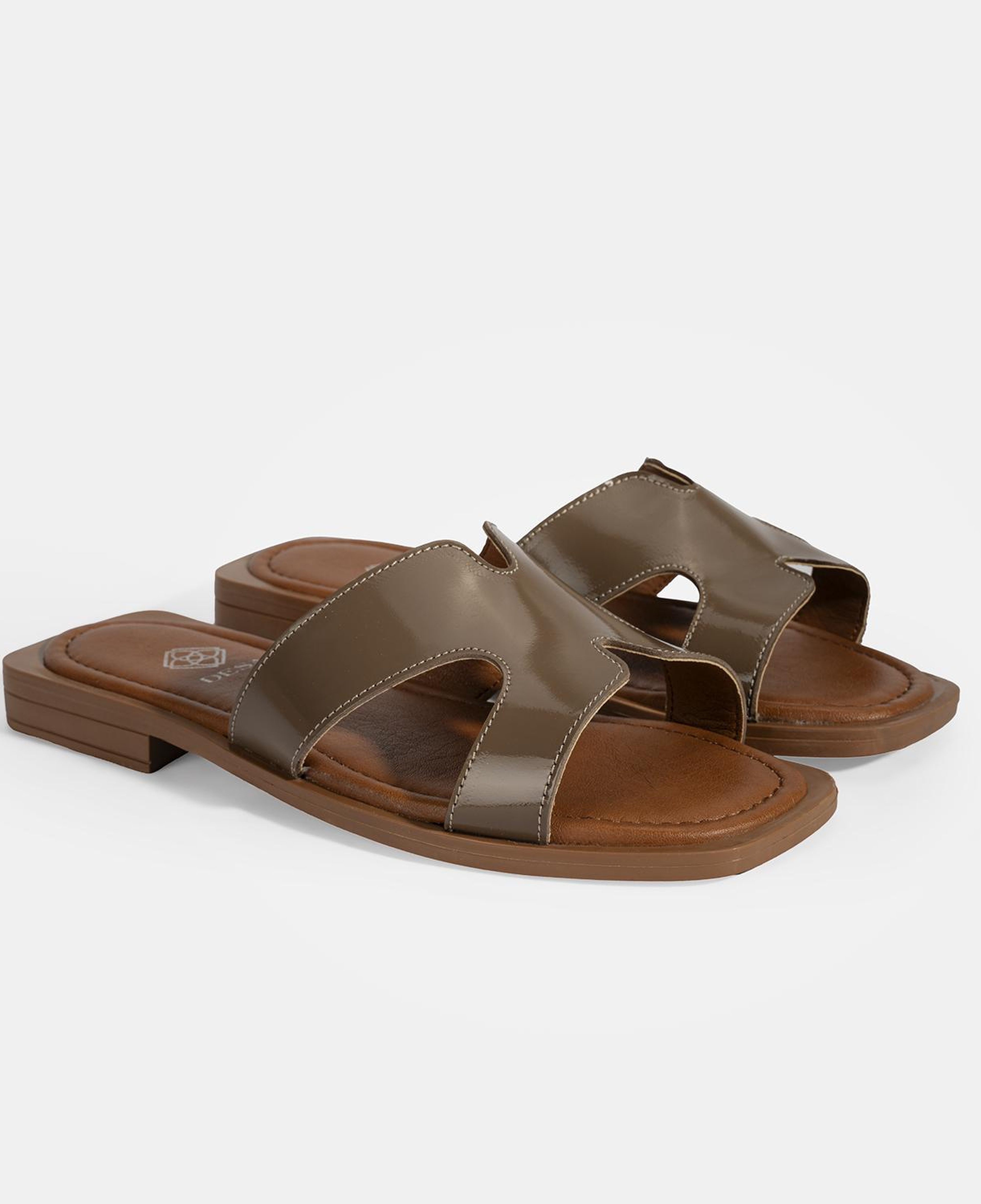 Kadın Kahve Rugan Terlik