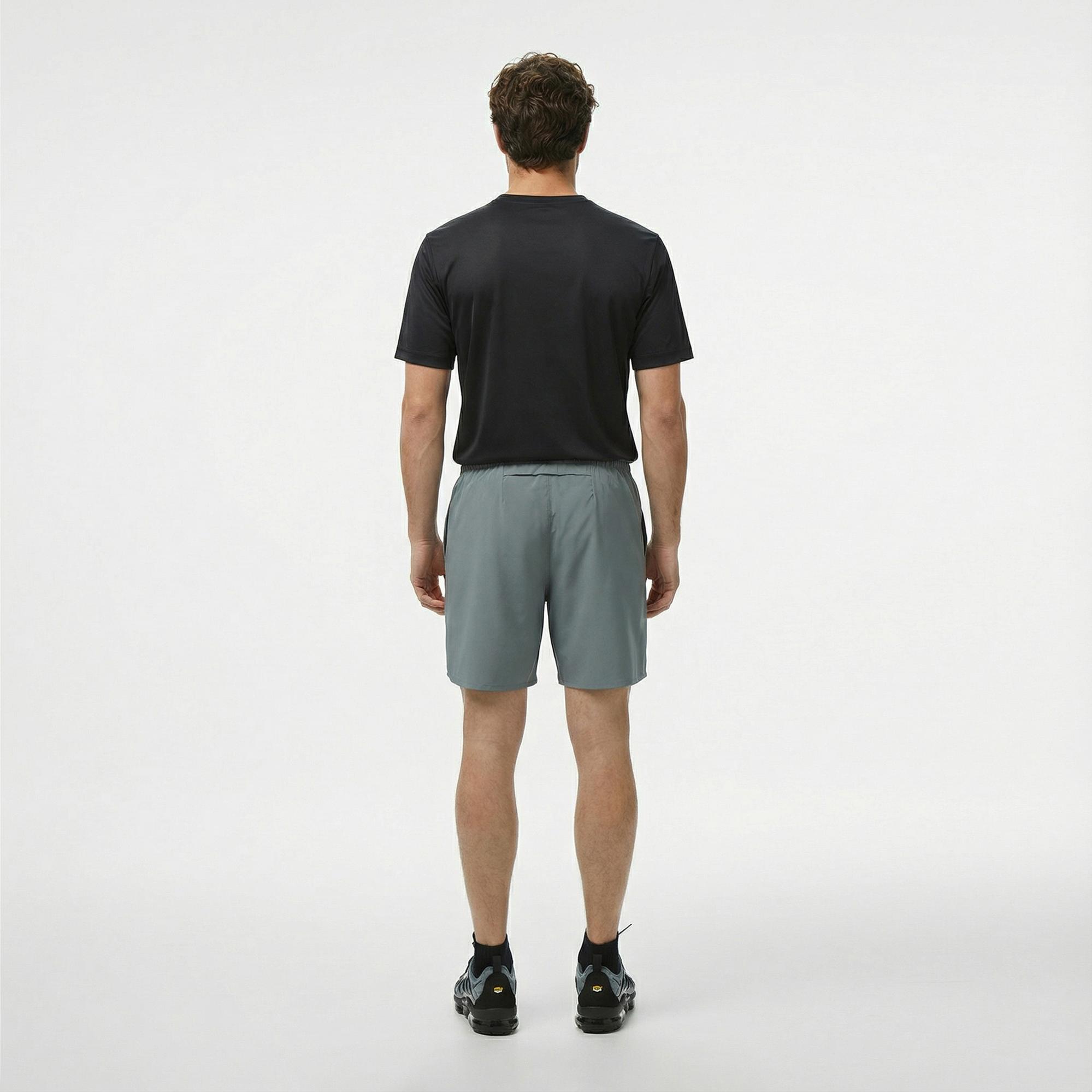 Nike Dri-Fit Challenger 18 cm Erkek Gri Şort