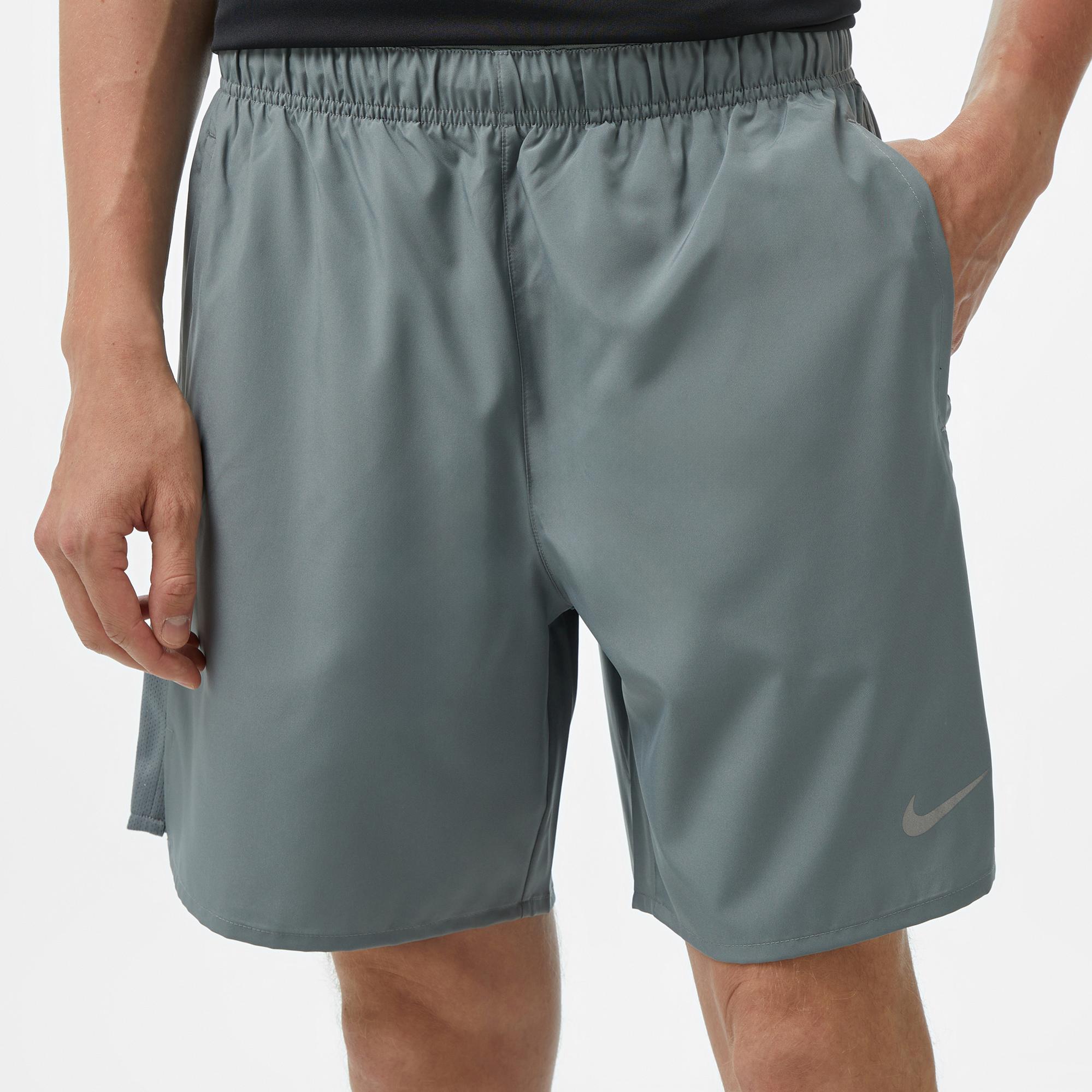 Nike Dri-Fit Challenger 18 cm Erkek Gri Şort