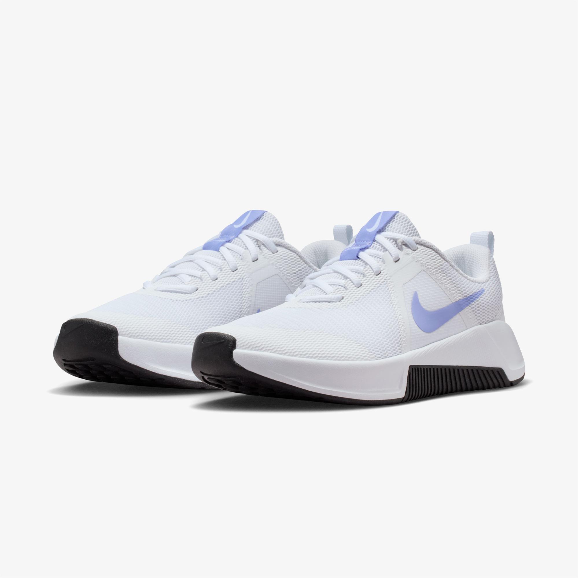 Nike MC Trainer 3 Kadın Beyaz Spor Ayakkabı