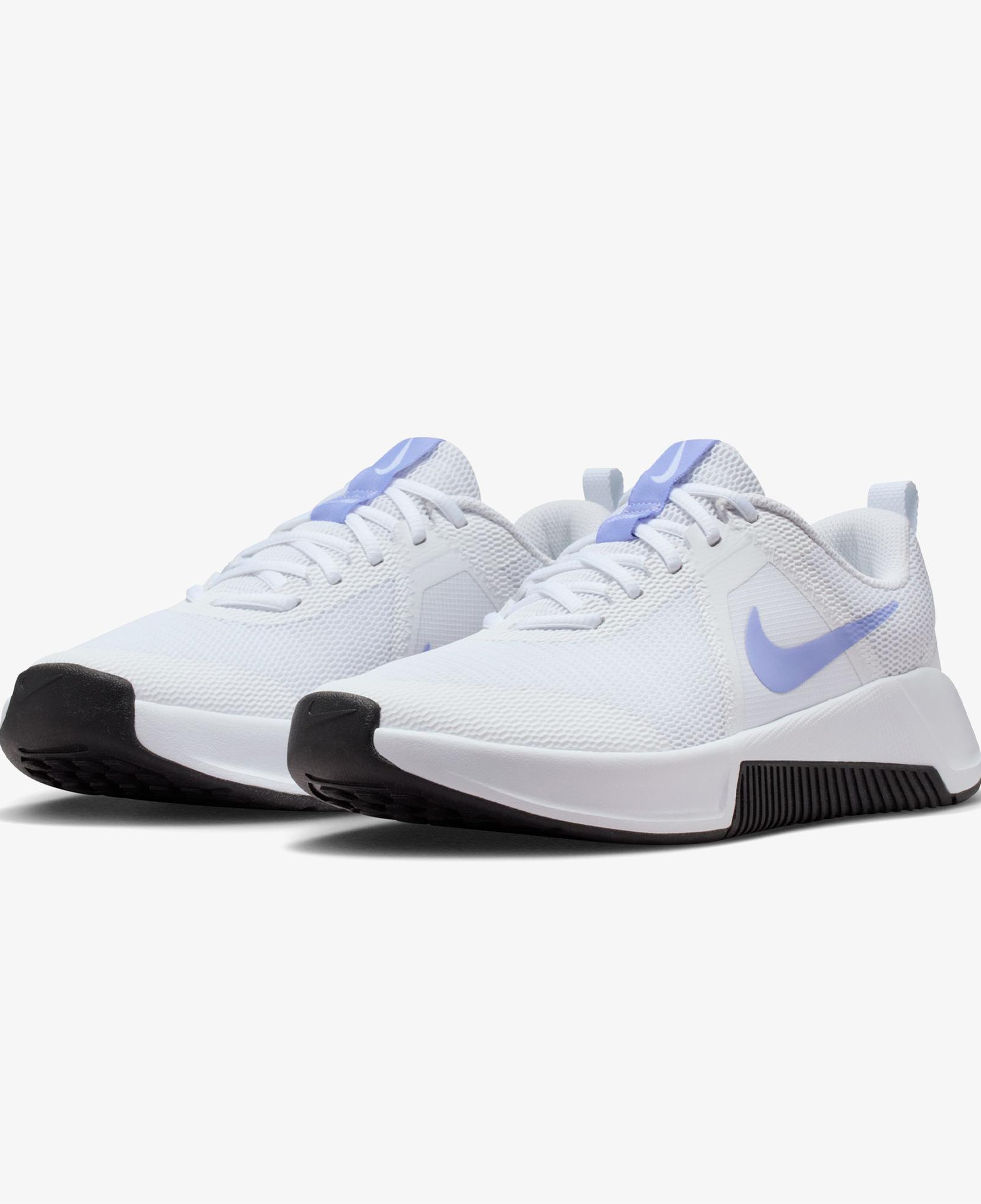 Nike MC Trainer 3 Kadın Beyaz Spor Ayakkabı