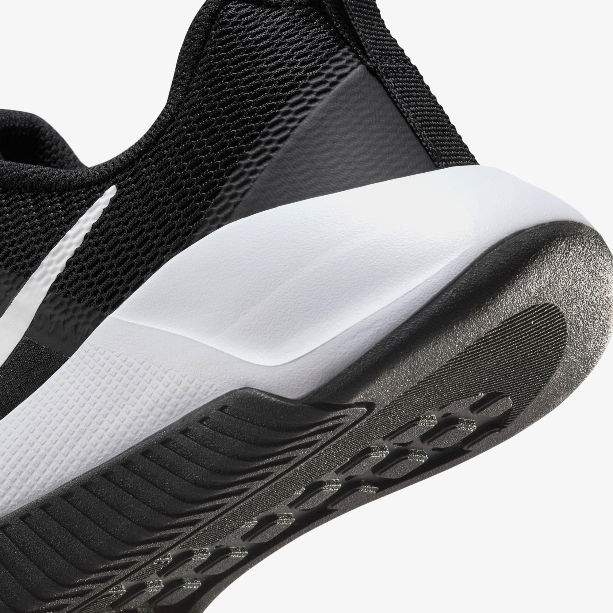 Nike MC Trainer 3 Kadın Siyah Spor Ayakkabı