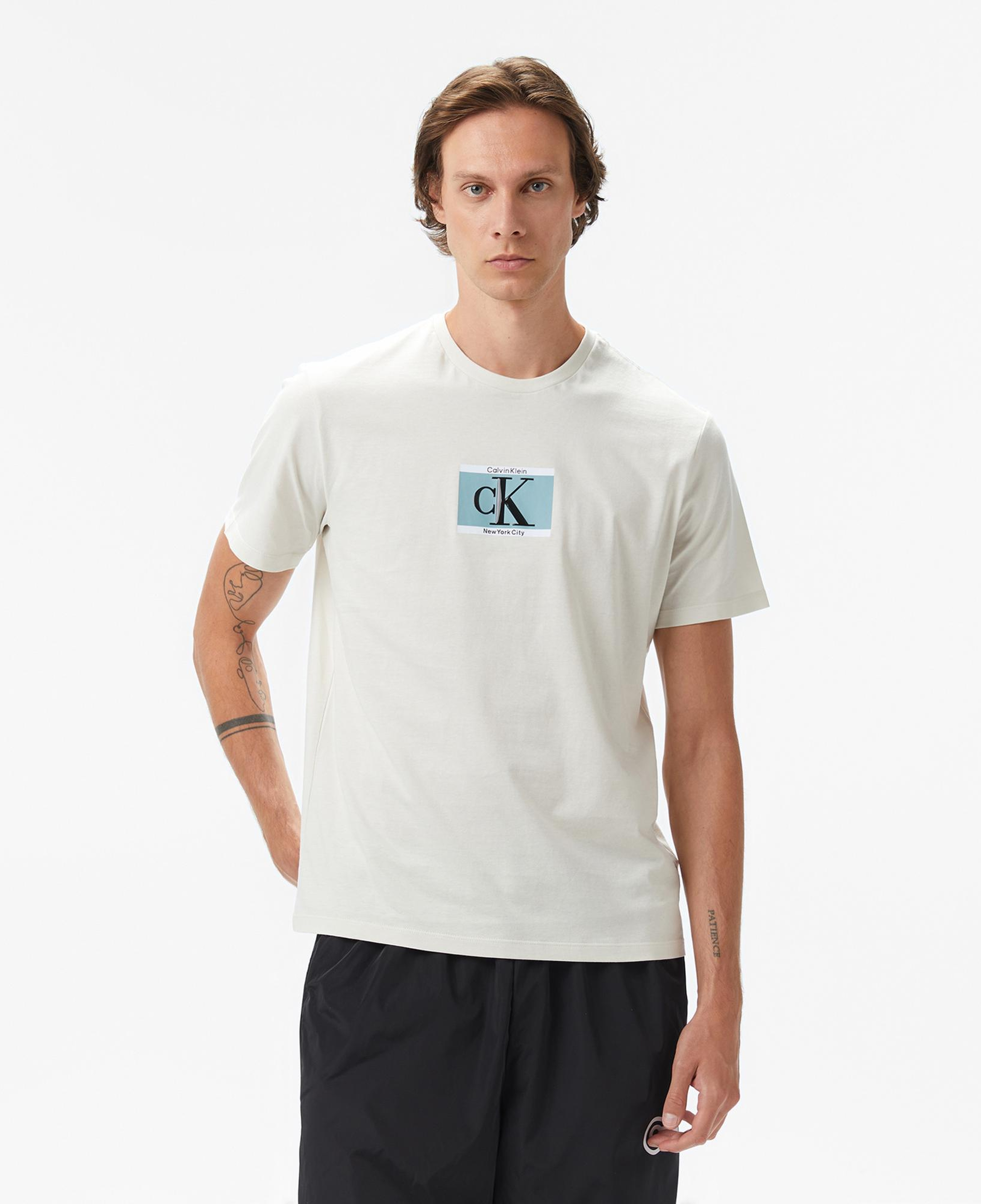 Calvin Klein Box Tape Graphic Erkek Beyaz T-Shirt
