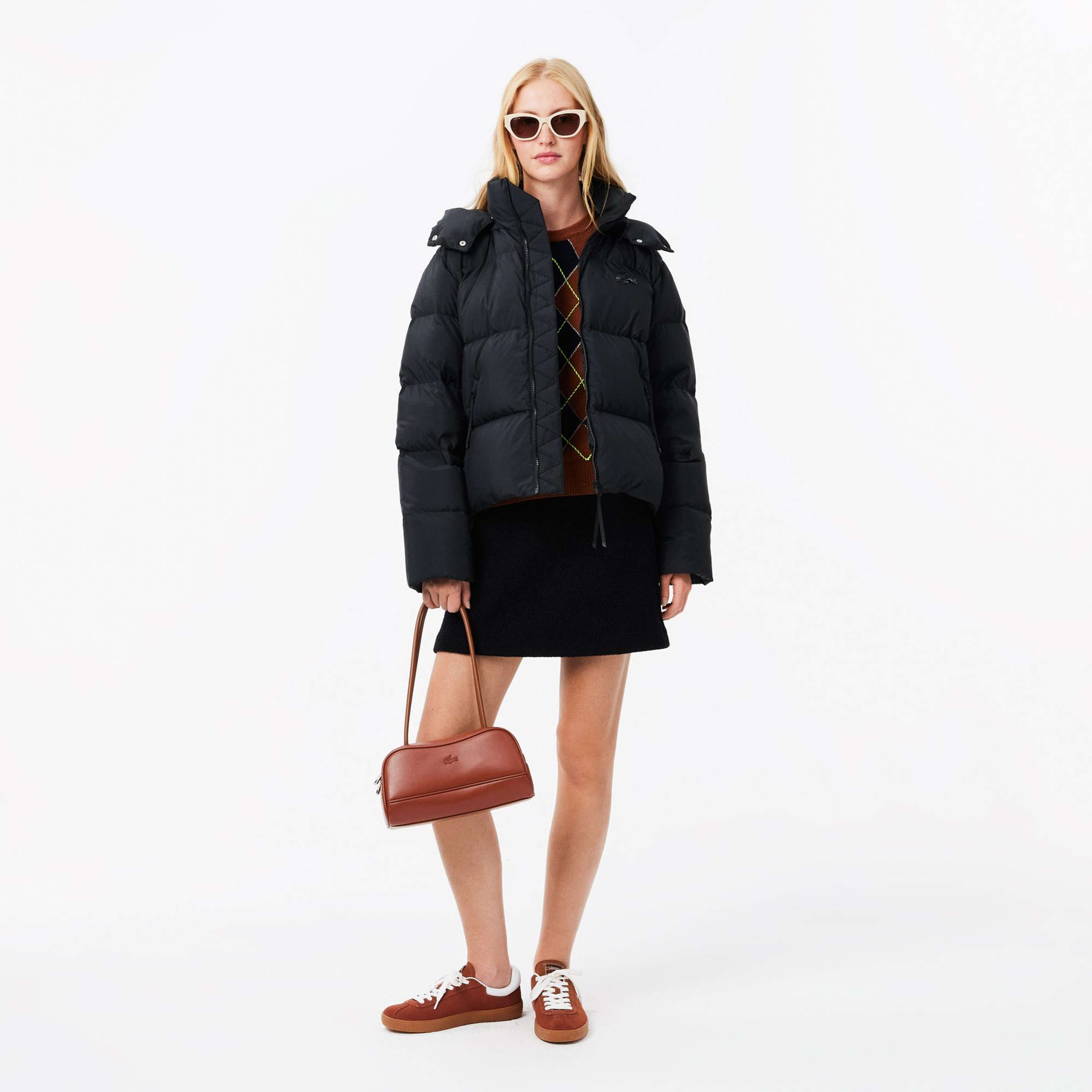 Lacoste Kadın Relaxed Fit Kapüşonlu Siyah Şişme Mont