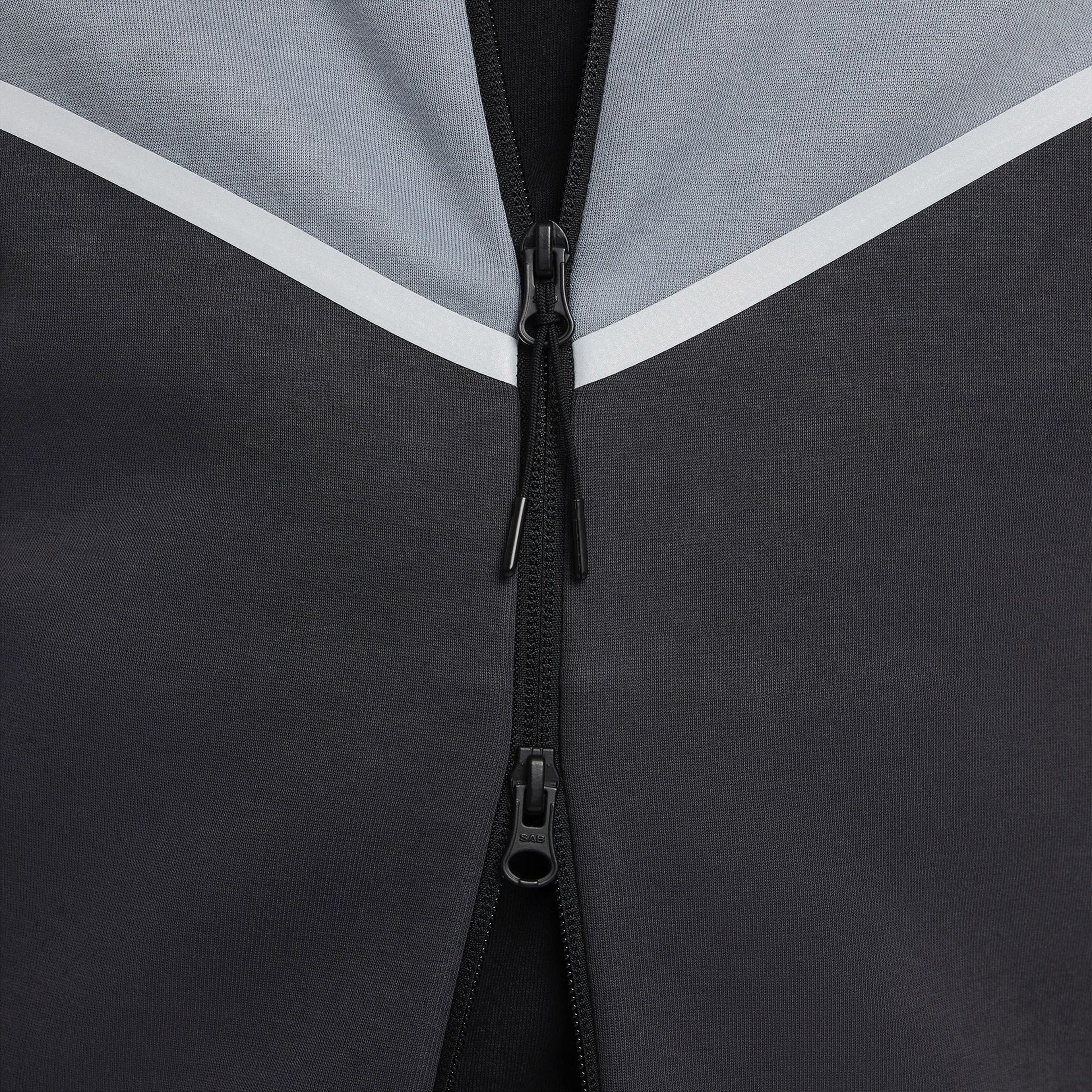 Nike Tech Windrunner Erkek Gri Kapüşonlu Ceket