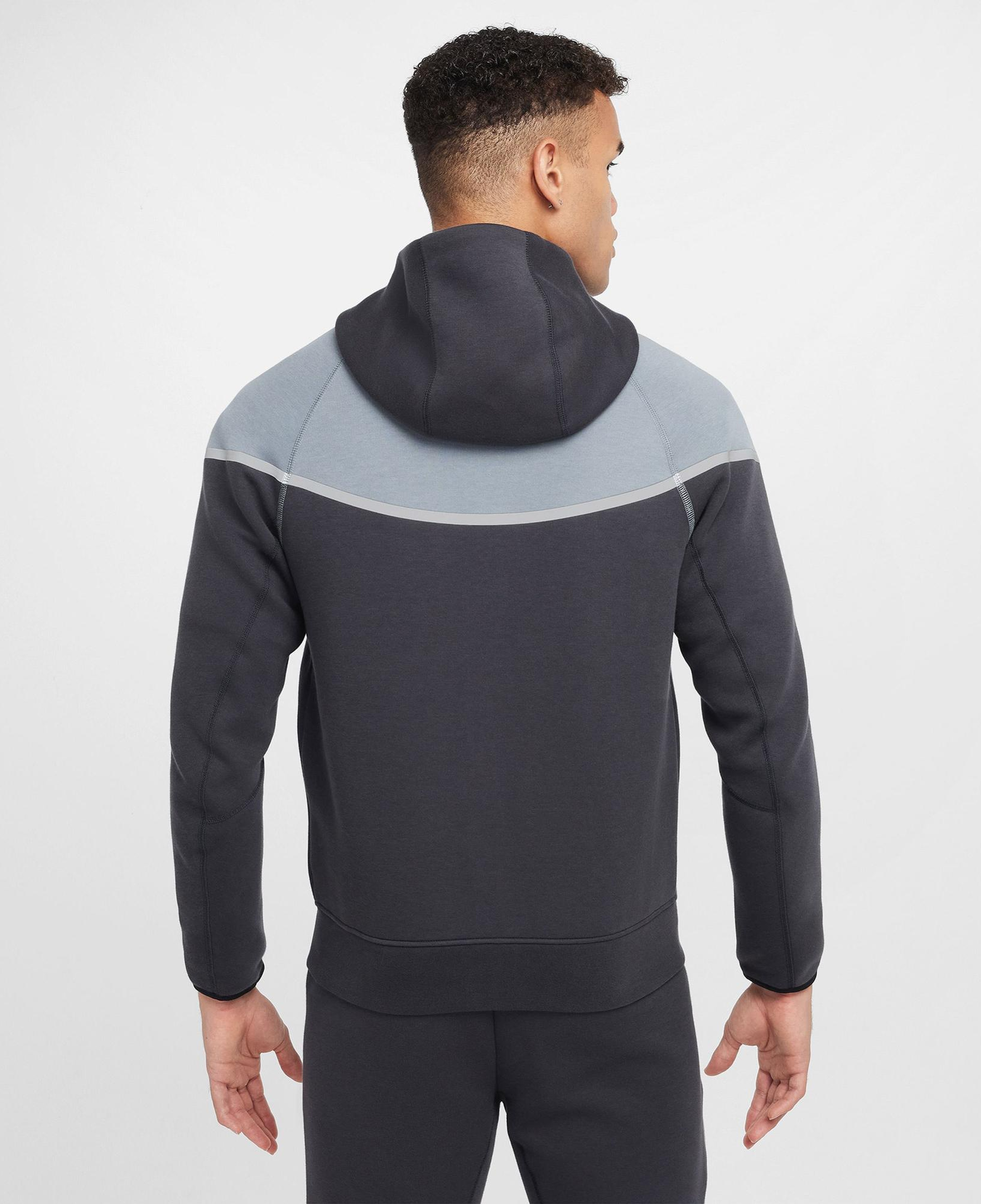 Nike Tech Windrunner Erkek Gri Kapüşonlu Ceket