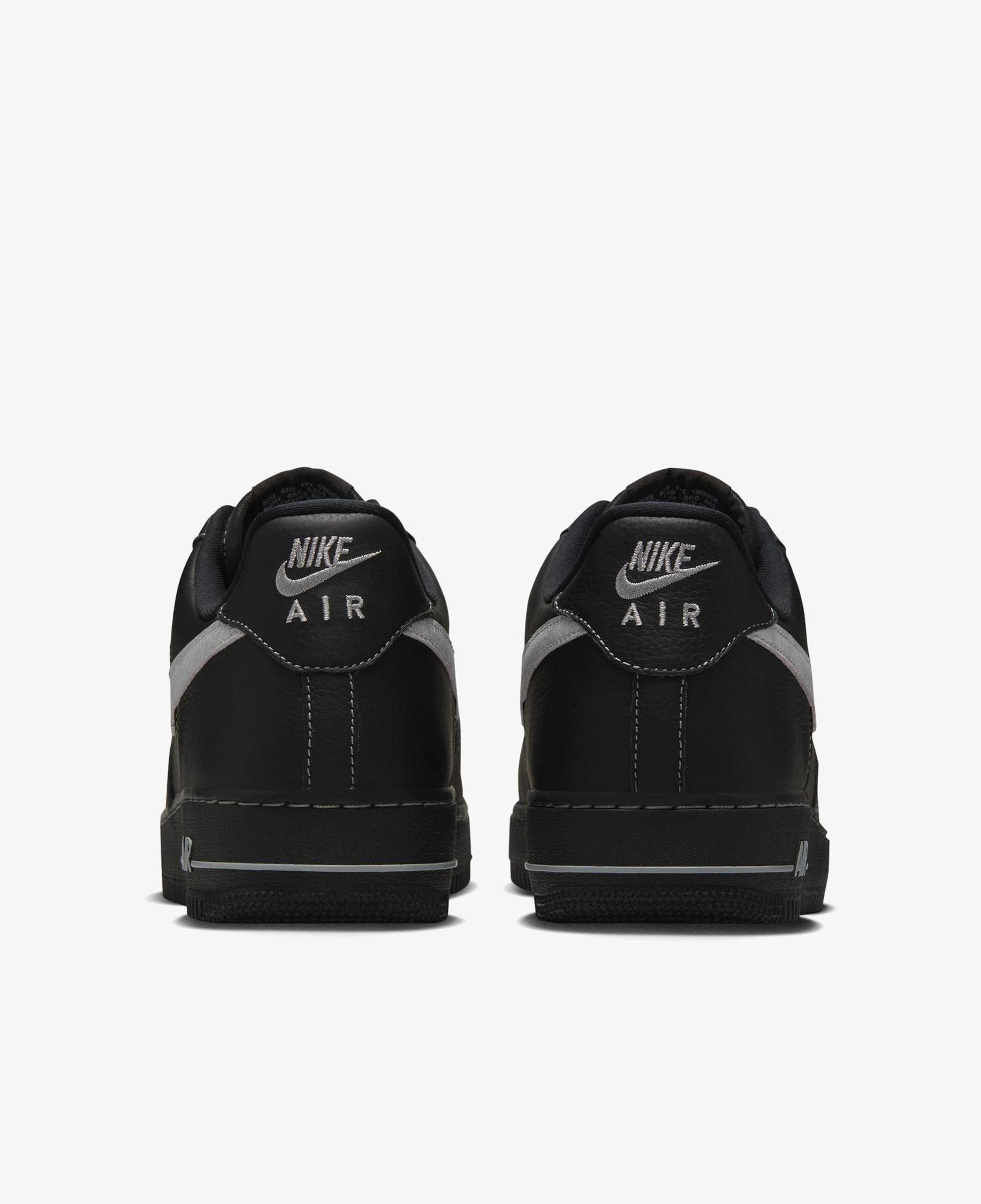 Nike Air Force 1 '07 LV8 Erkek Siyah Spor Ayakkabı