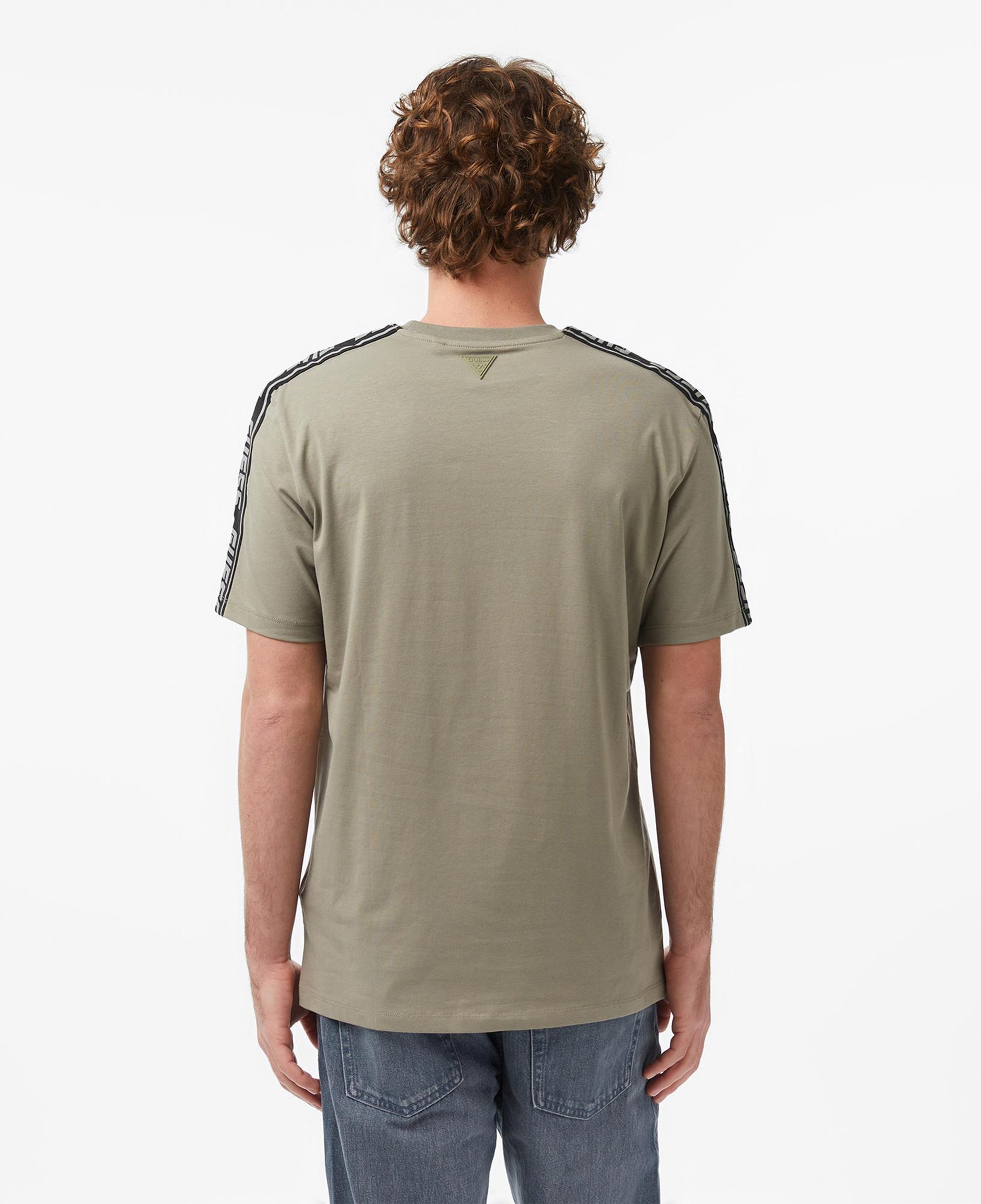 Guess Arlo Aktif Regular Fit Erkek Haki T-Shirt