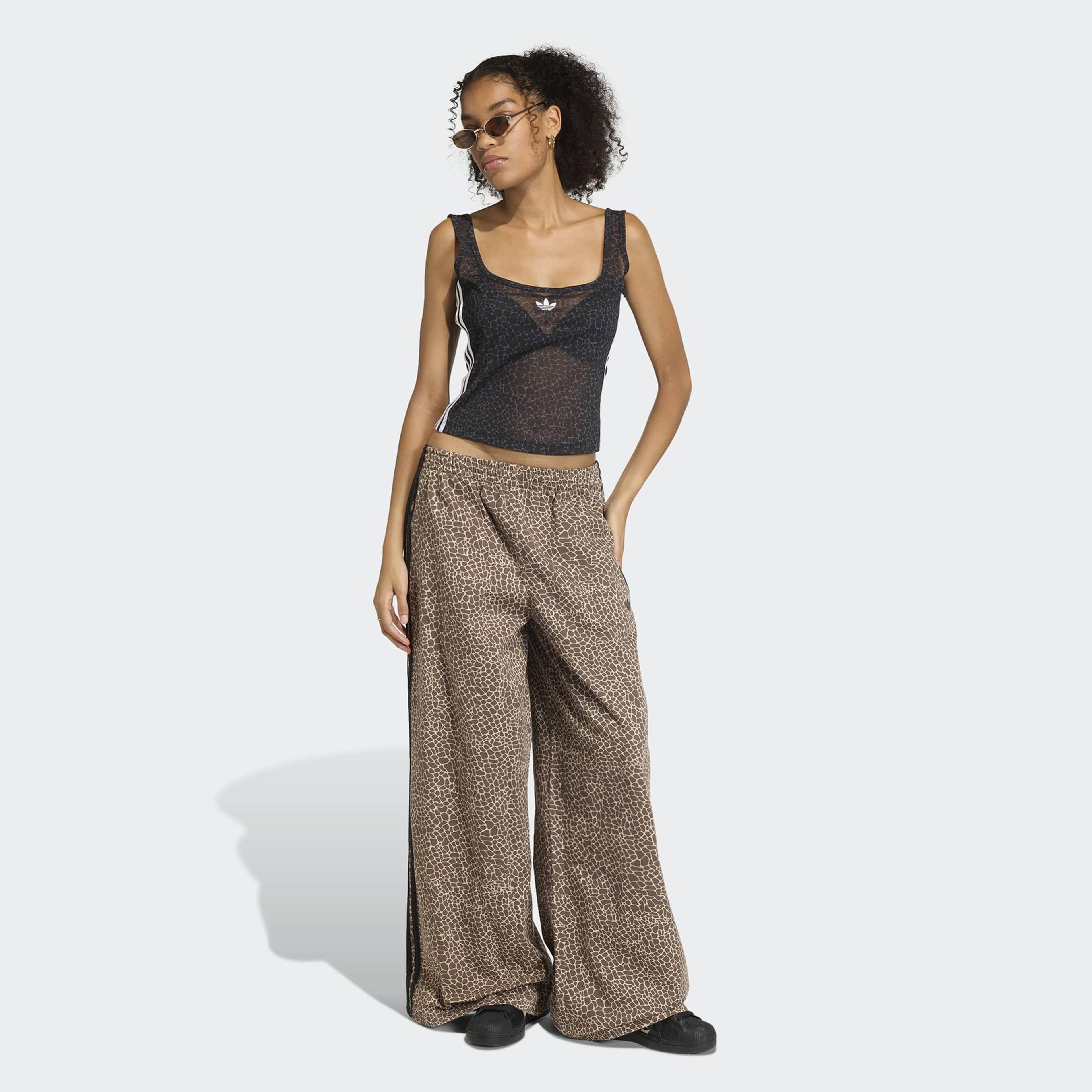 adidas Kadın Antrasit Kolsuz T-Shirt