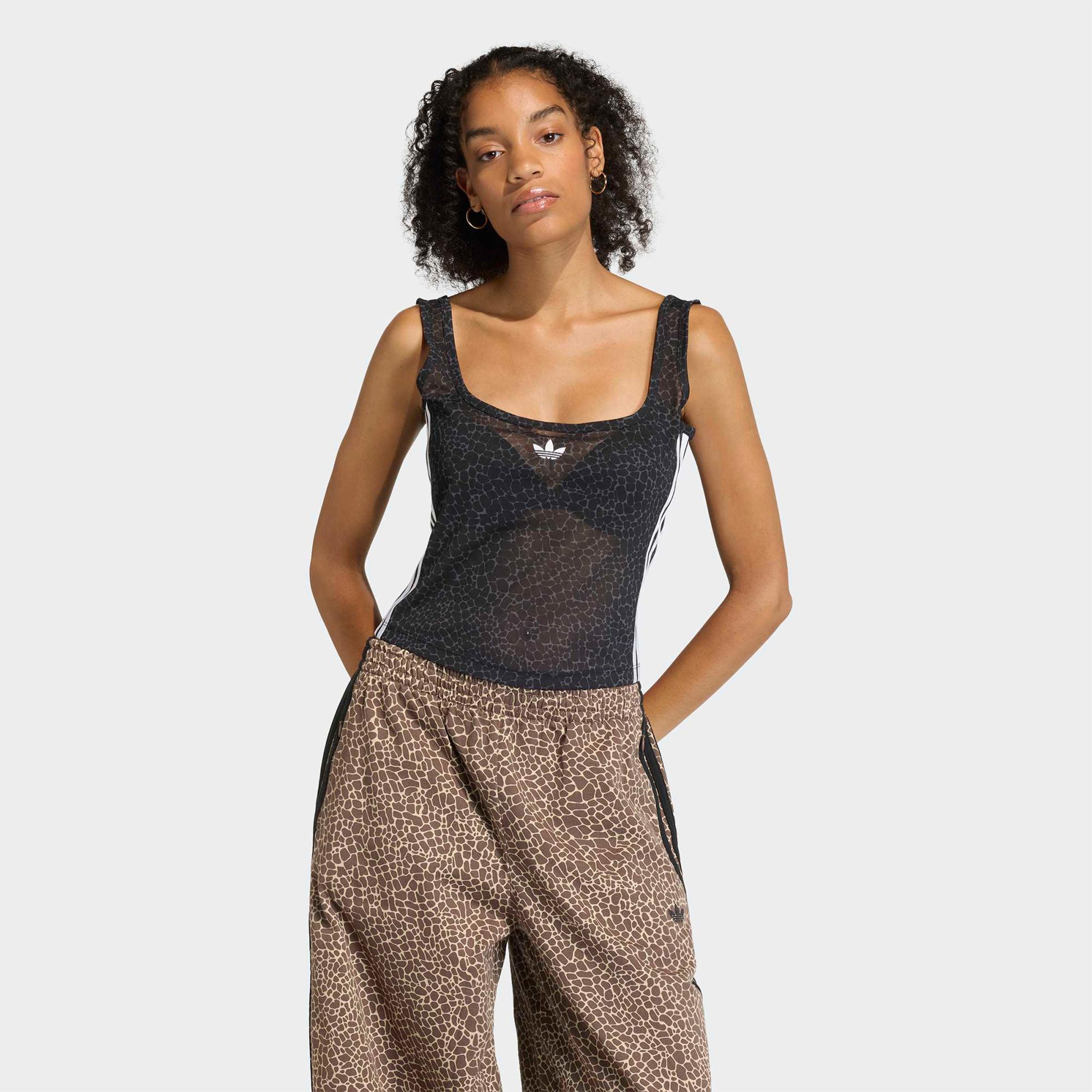 adidas Kadın Antrasit Kolsuz T-Shirt