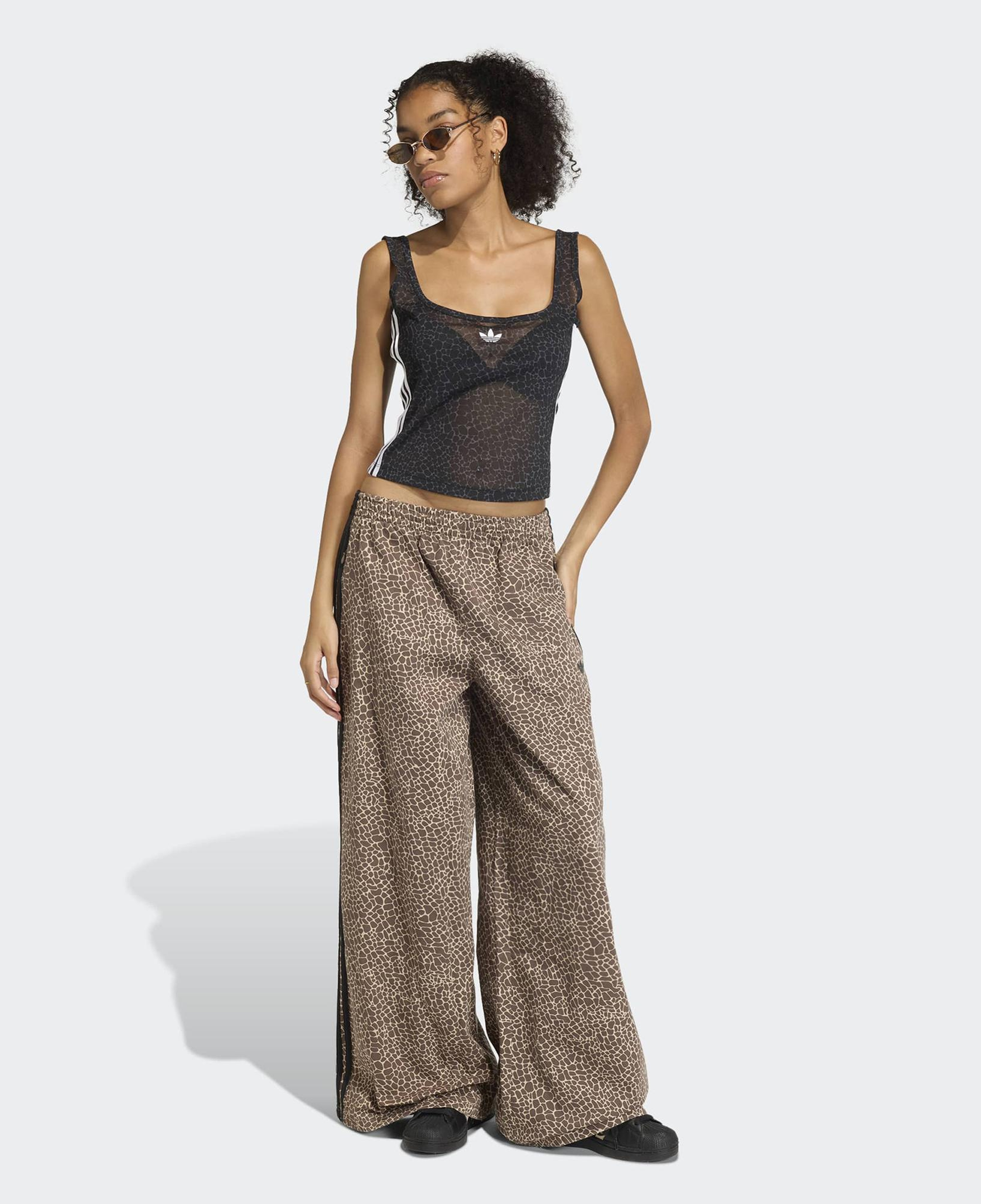 adidas Kadın Antrasit Kolsuz T-Shirt