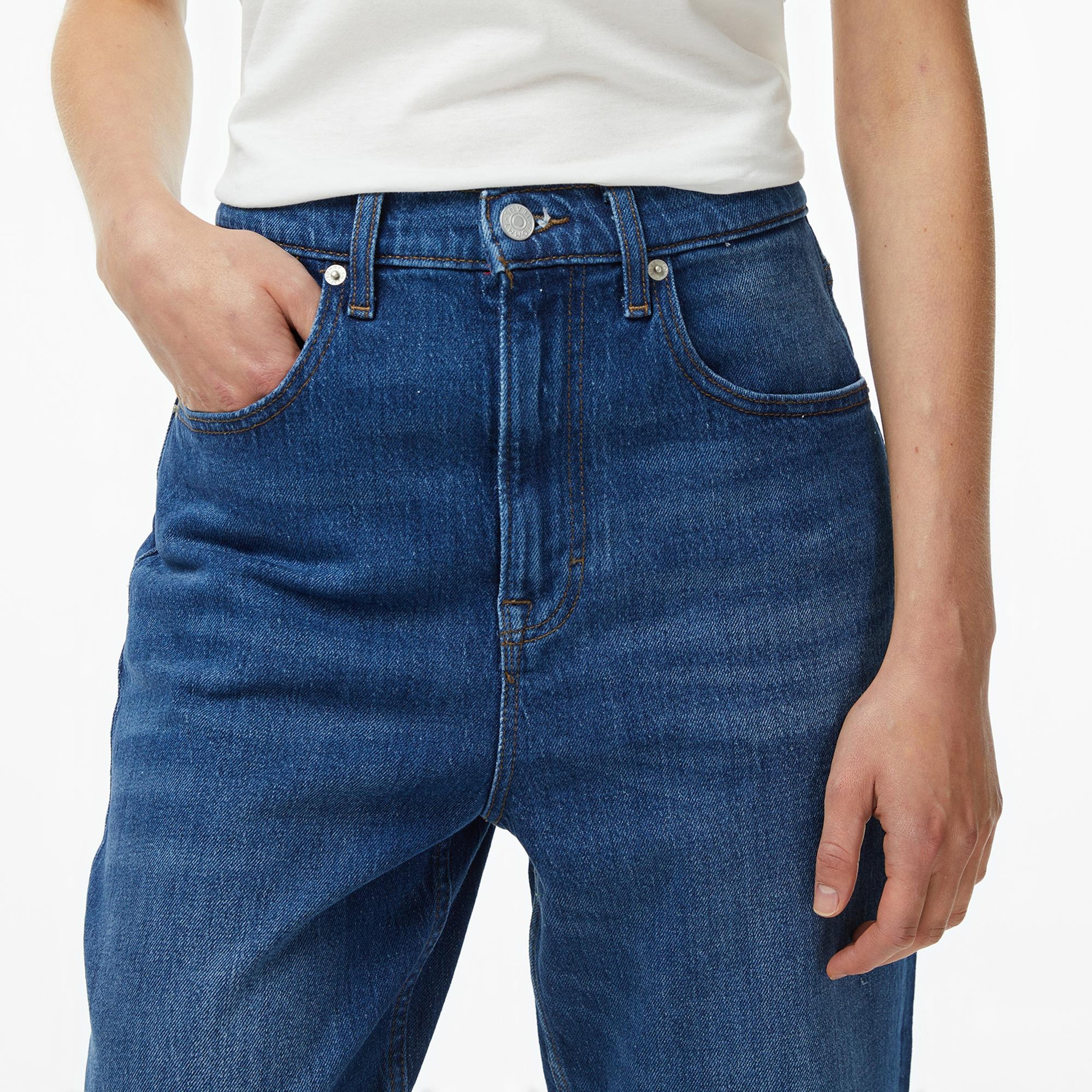 Tommy Jeans Mom Kadın Mavi Jean Pantolon