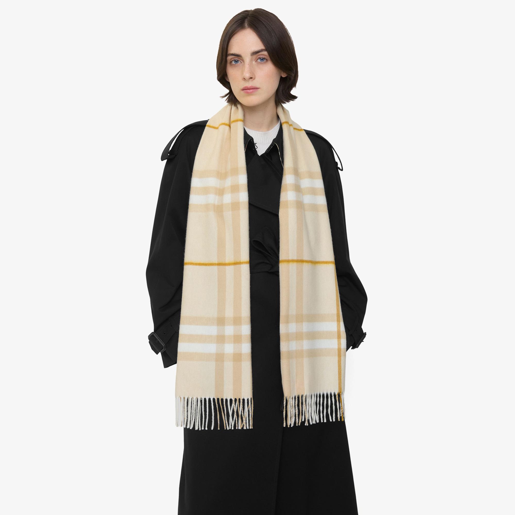 Burberry Giant Check Cashmere Kadın Krem Atkı