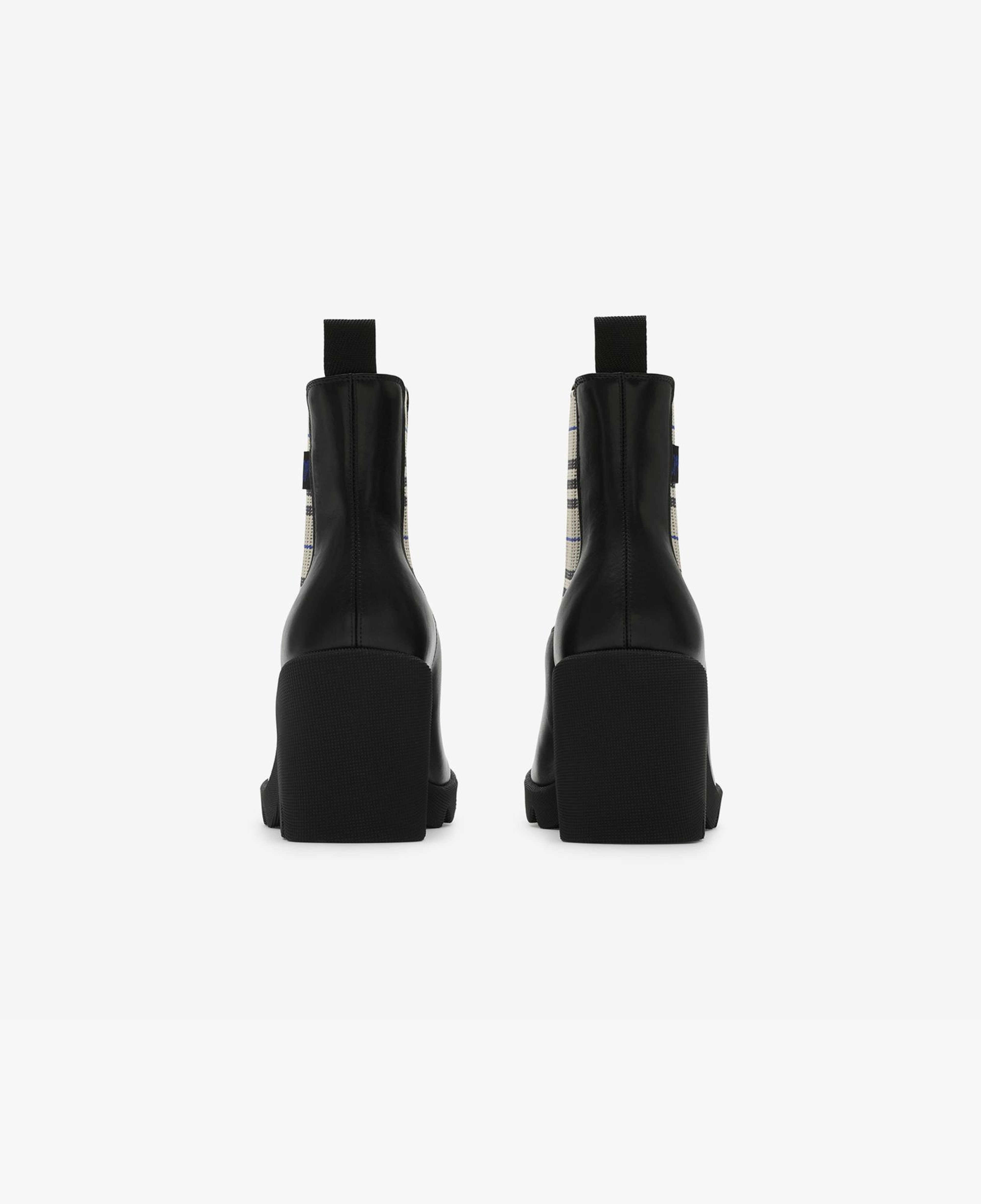 Burberry Leather Stride Chelsea Kadın Siyah Bot