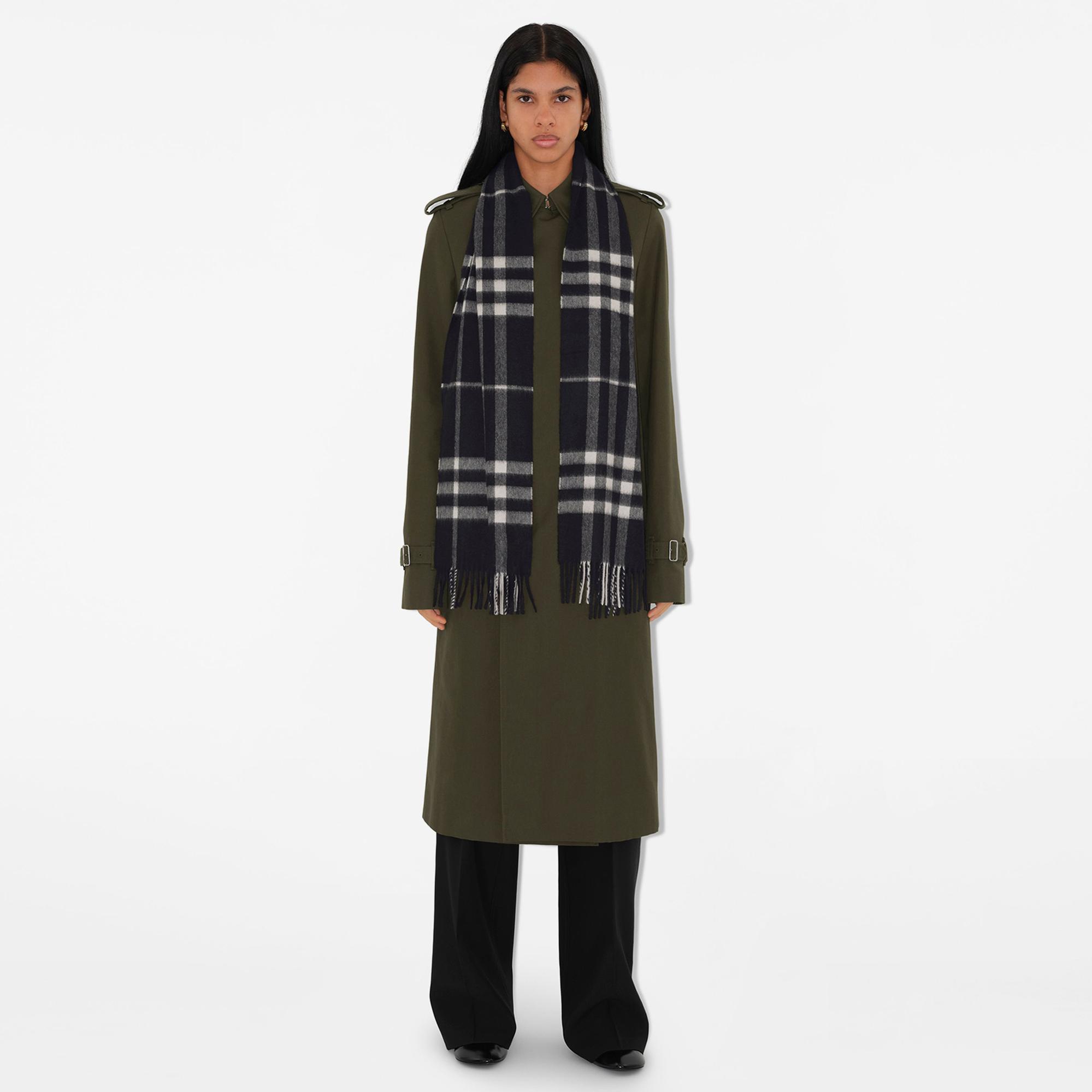 Burberry Check Kaşmir Kadın Siyah Atkı