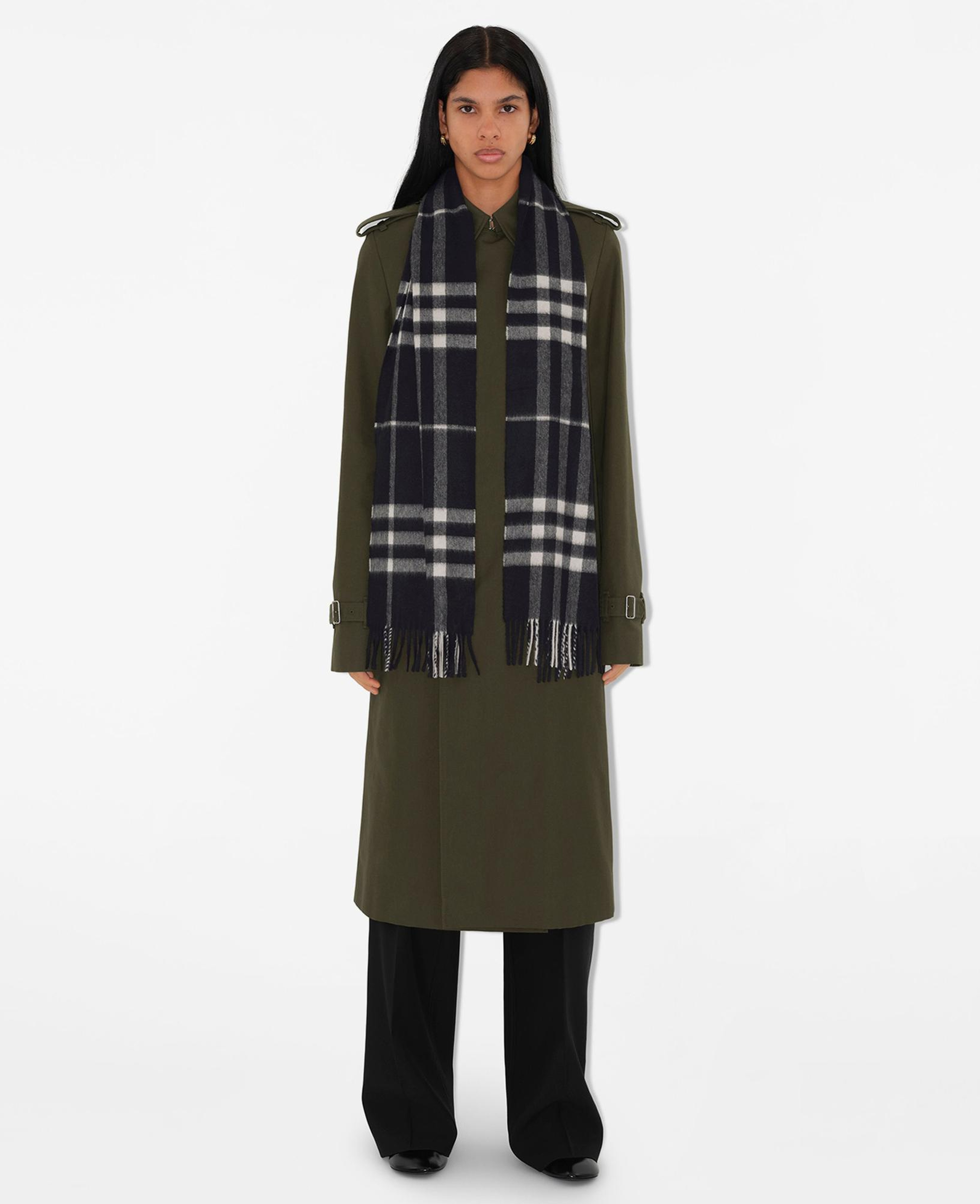 Burberry Check Kaşmir Kadın Siyah Atkı