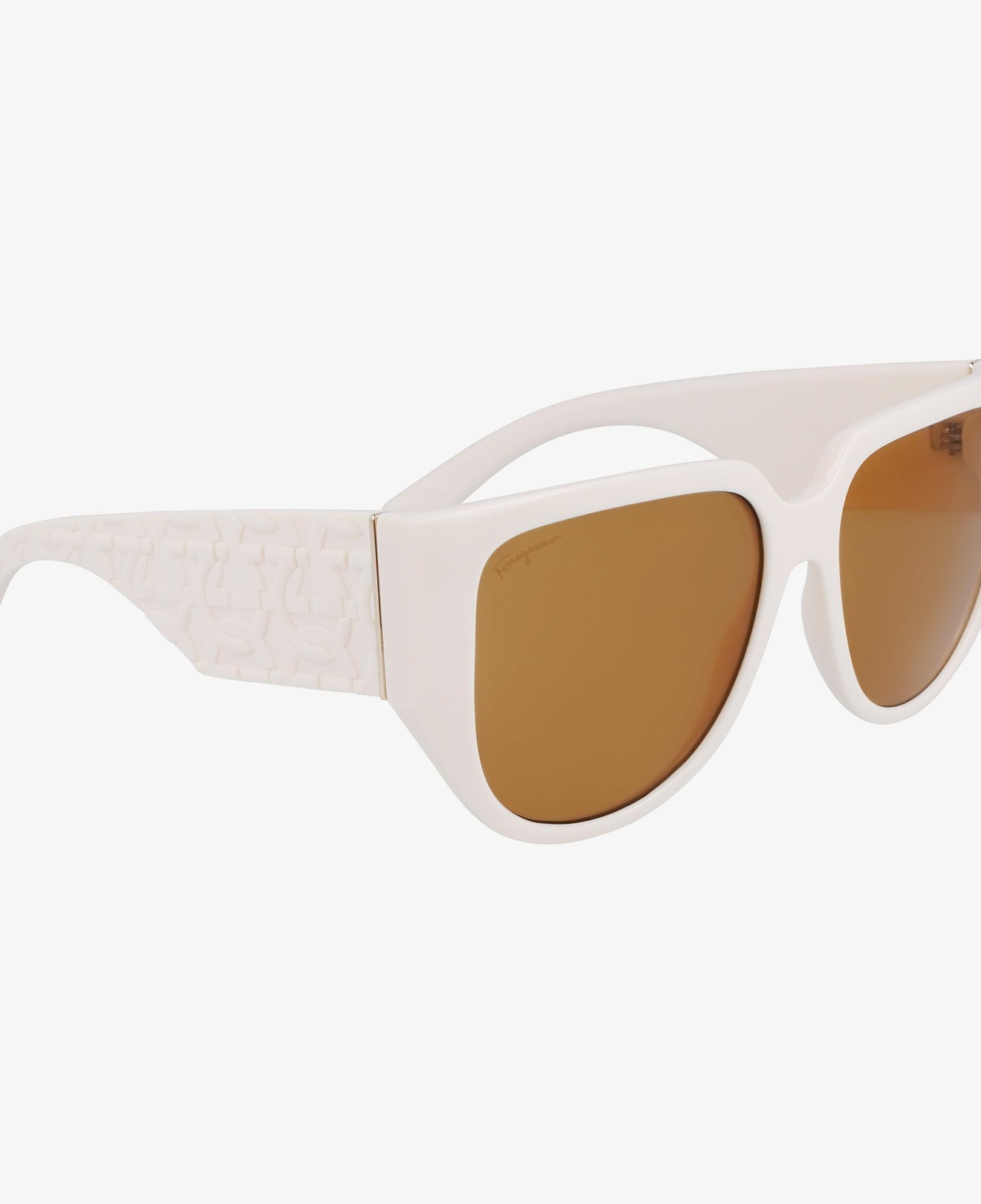 Salvatore Ferragamo Kadın Bej Gözlük