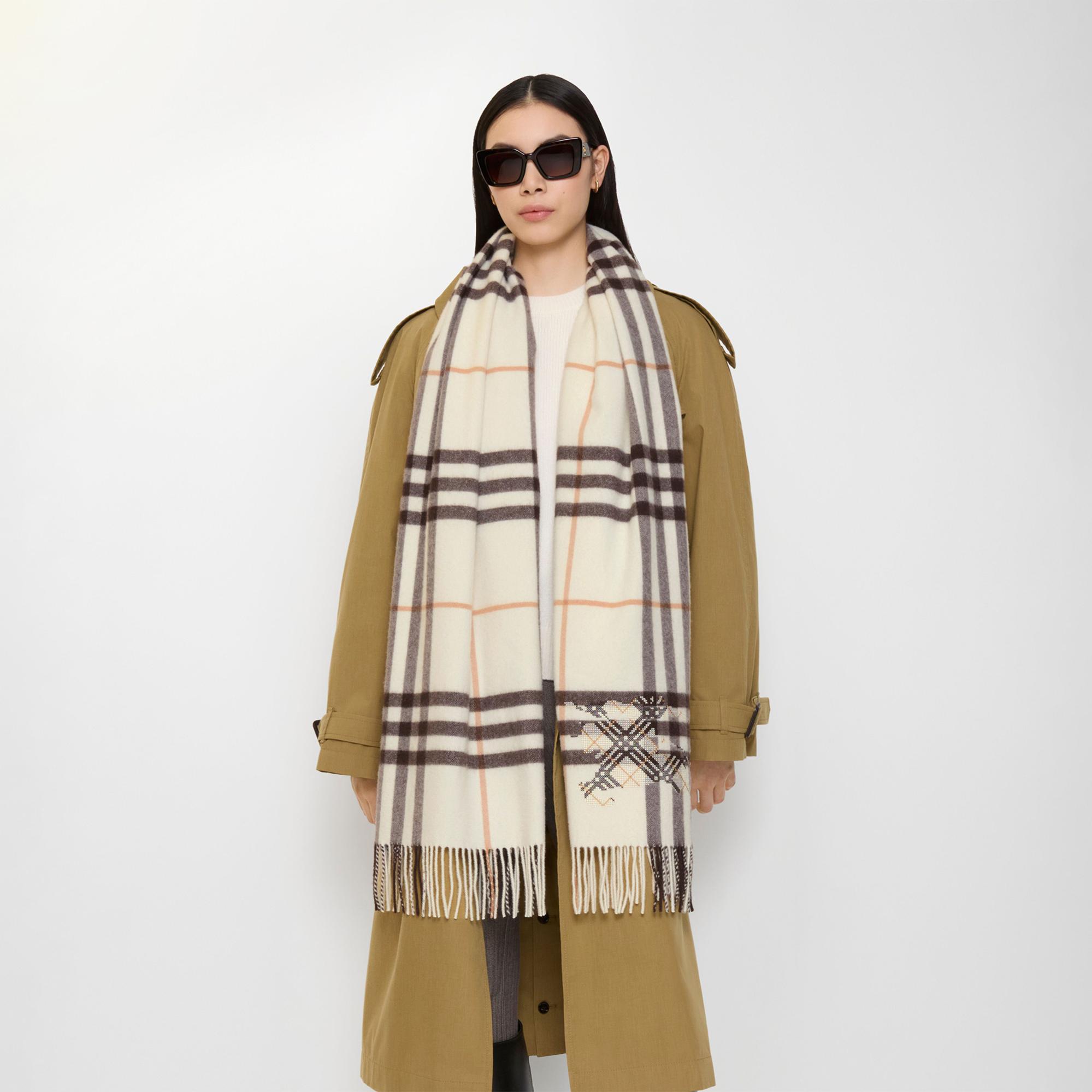 Burberry Chck Ekd X Stıtch Kadın Beyaz Atkı
