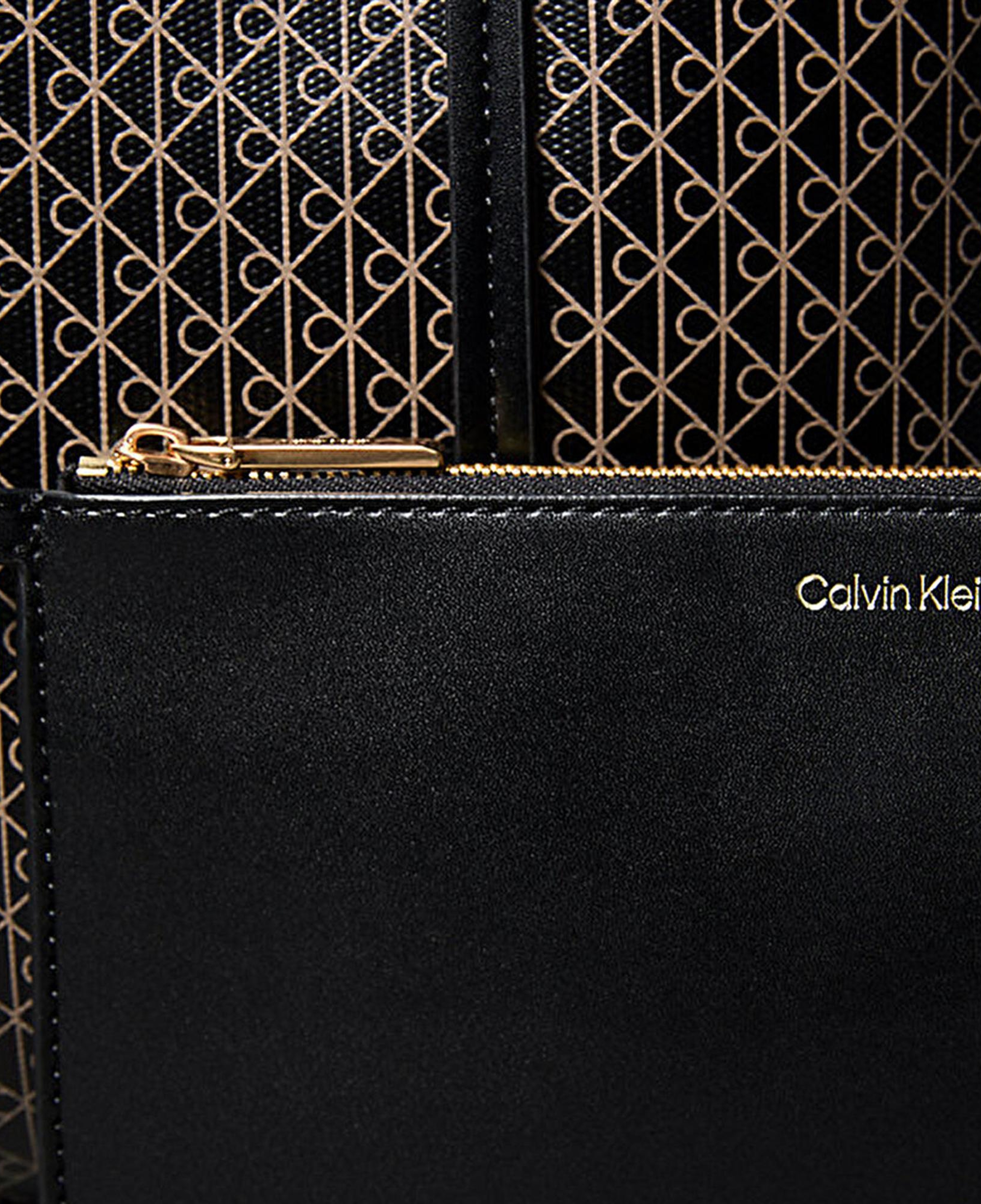 Calvin Klein Emblem Tote Pouch Kadın Siyah Çanta