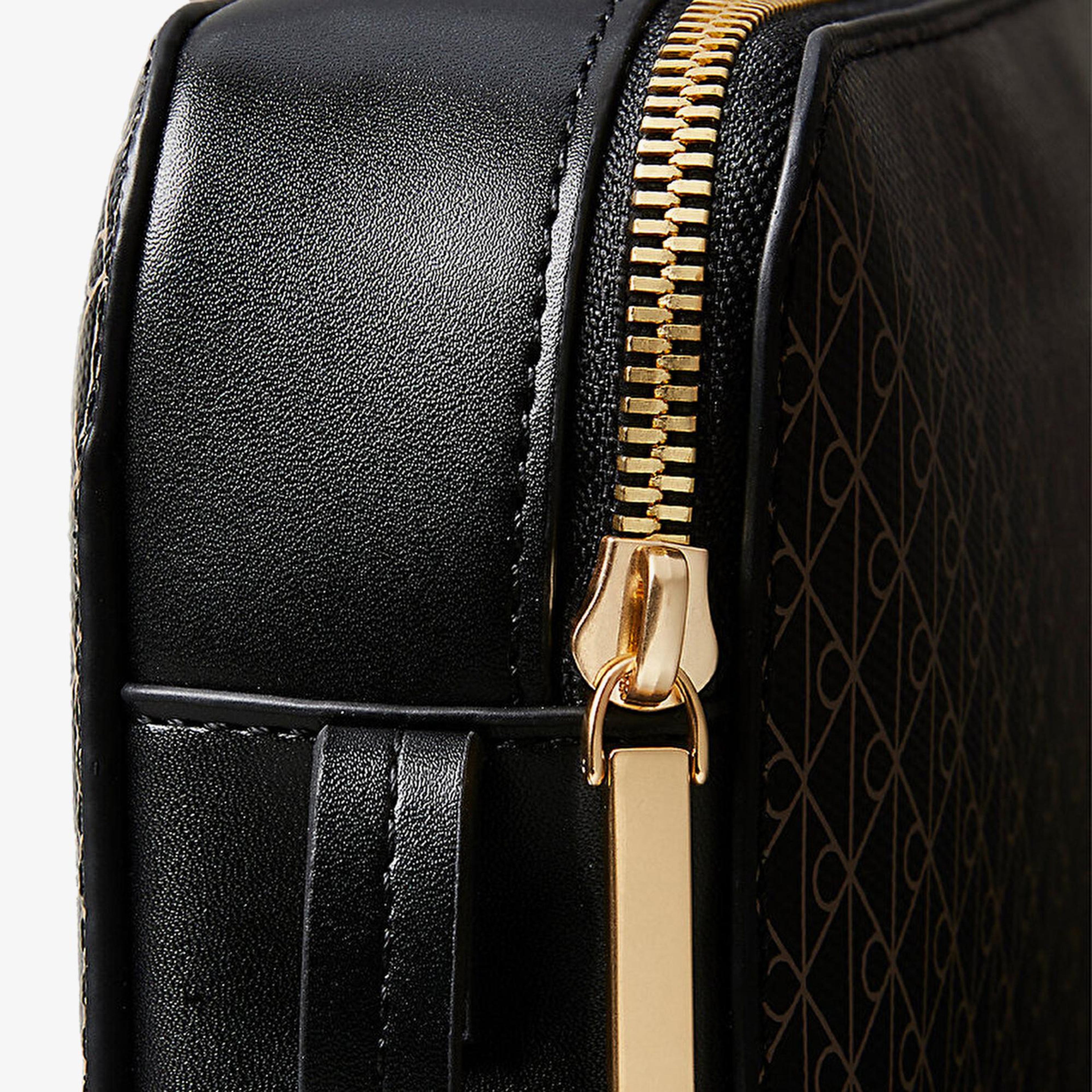 Calvin Klein Emblem Elongated Camera Kadın Siyah Çapraz Çanta