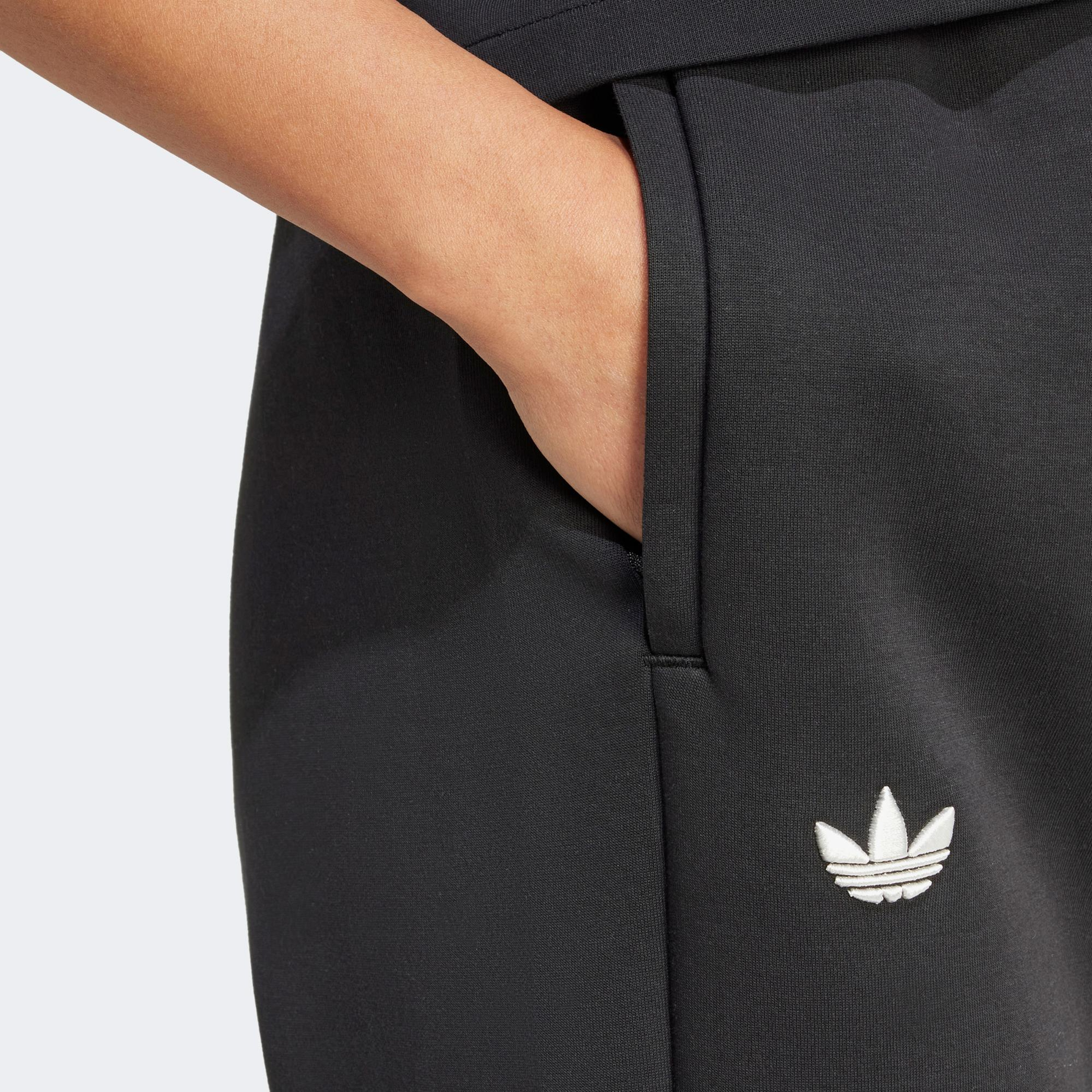 adidas Neuclassics Swtpant Kadın Siyah Eşofman Altı