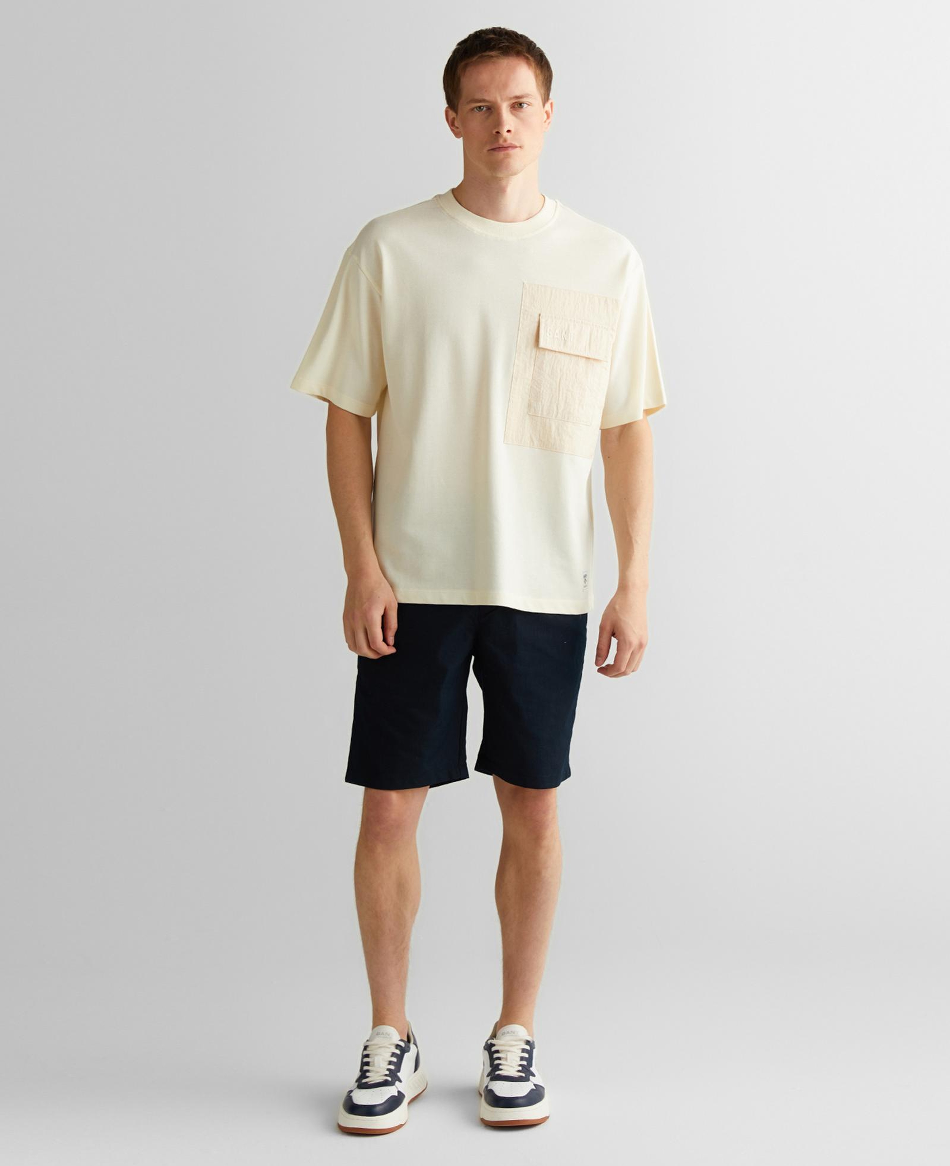 GANT Erkek Krem Relaxed Fit Bisiklet Yaka Logolu T-Shirt
